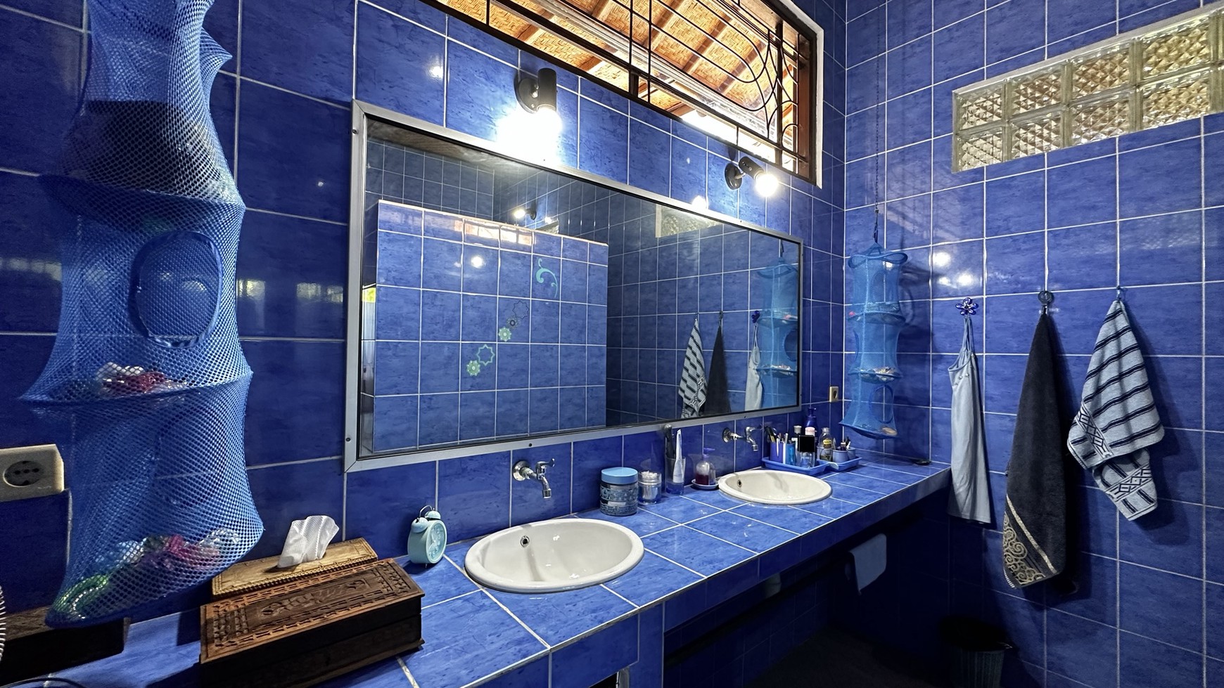 BEAUTIFUL BLUE VILLA FOR SALE