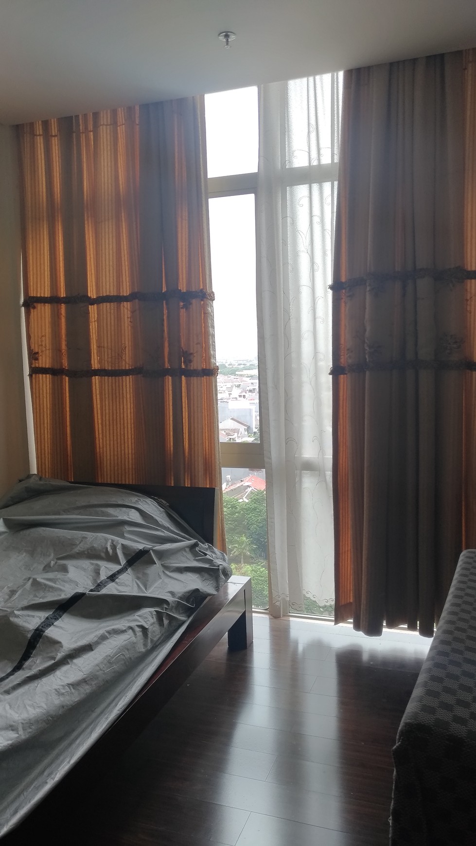 Apartemen Summit Siap Huni View Kolam Renang