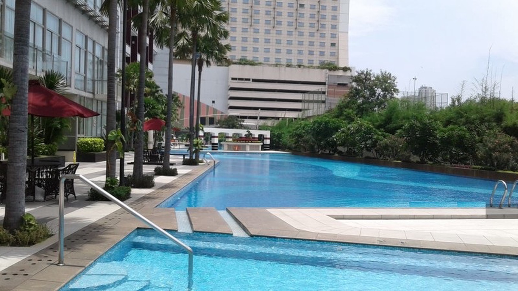 Apartemen Summit Siap Huni View Kolam Renang