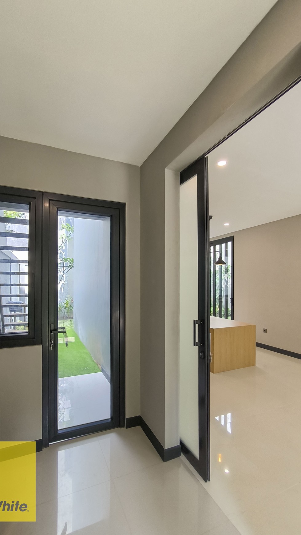 Rumah Baru bergaya modern di Cluster Versailes, BSD