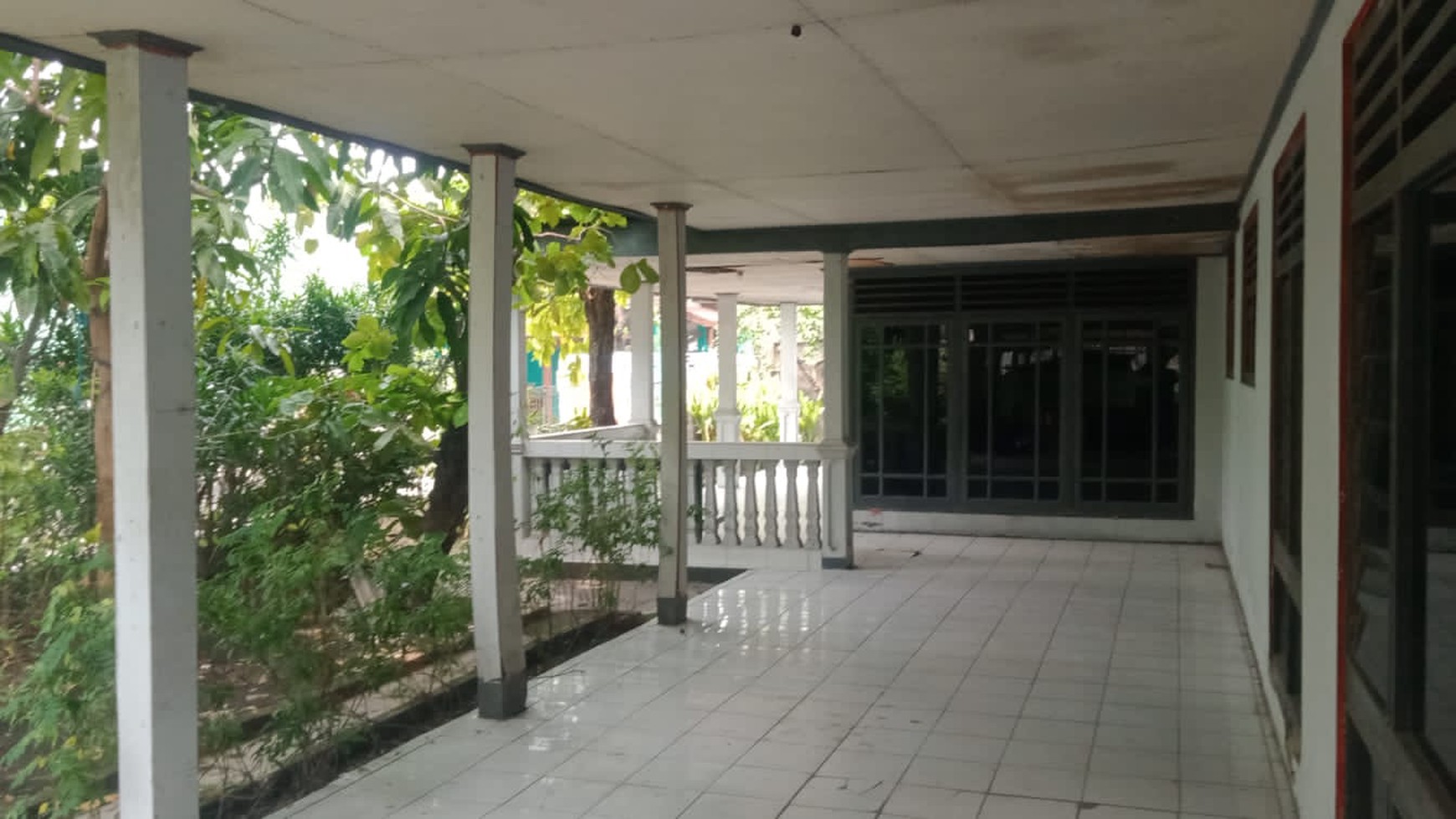 RUMAH  STRATEGIS BISA UNTUK USAHA, DEKAT STASIUN CIKARANG 