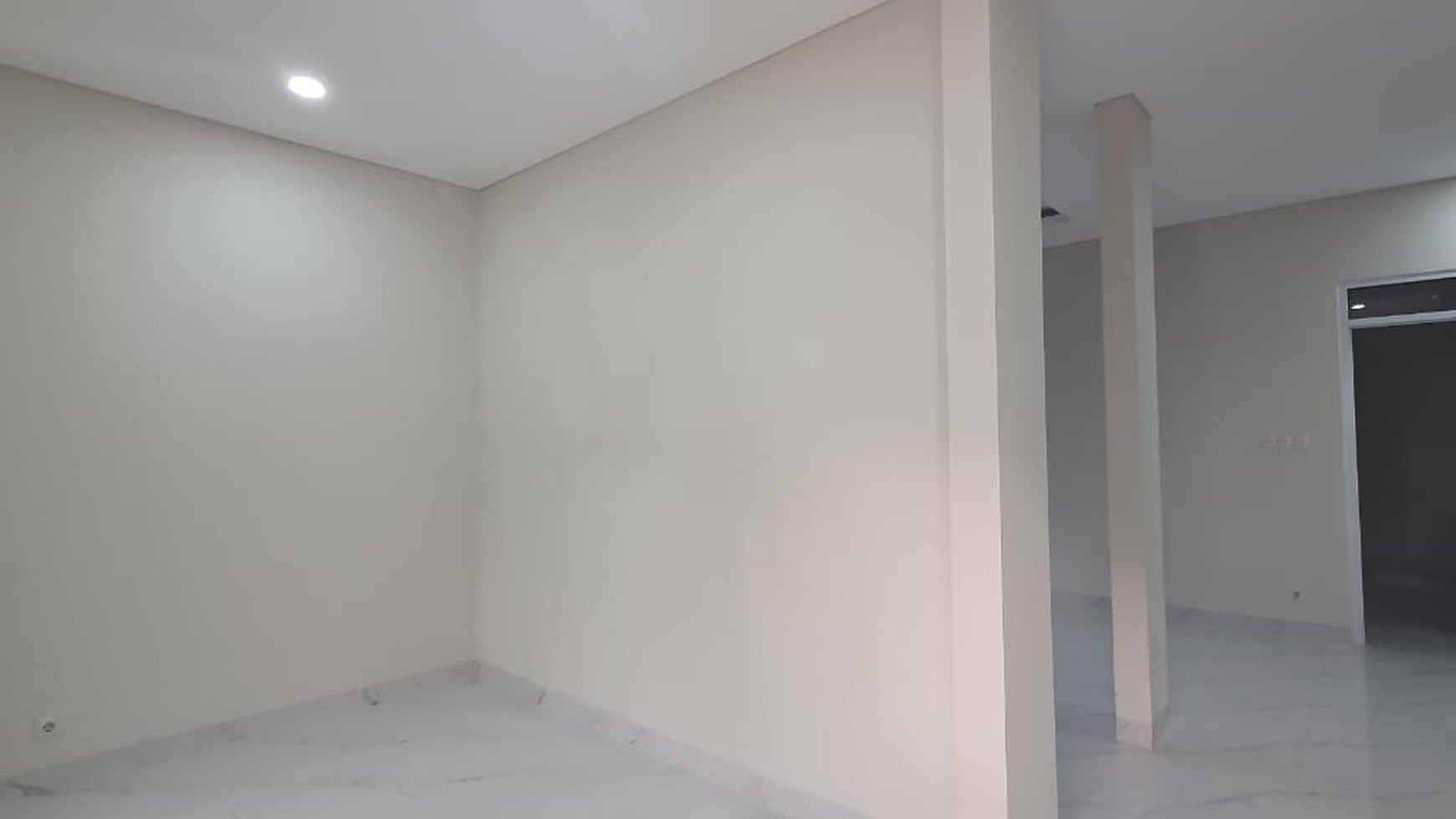 Rumah 2 Lantai Full Renov di Citra Gran 