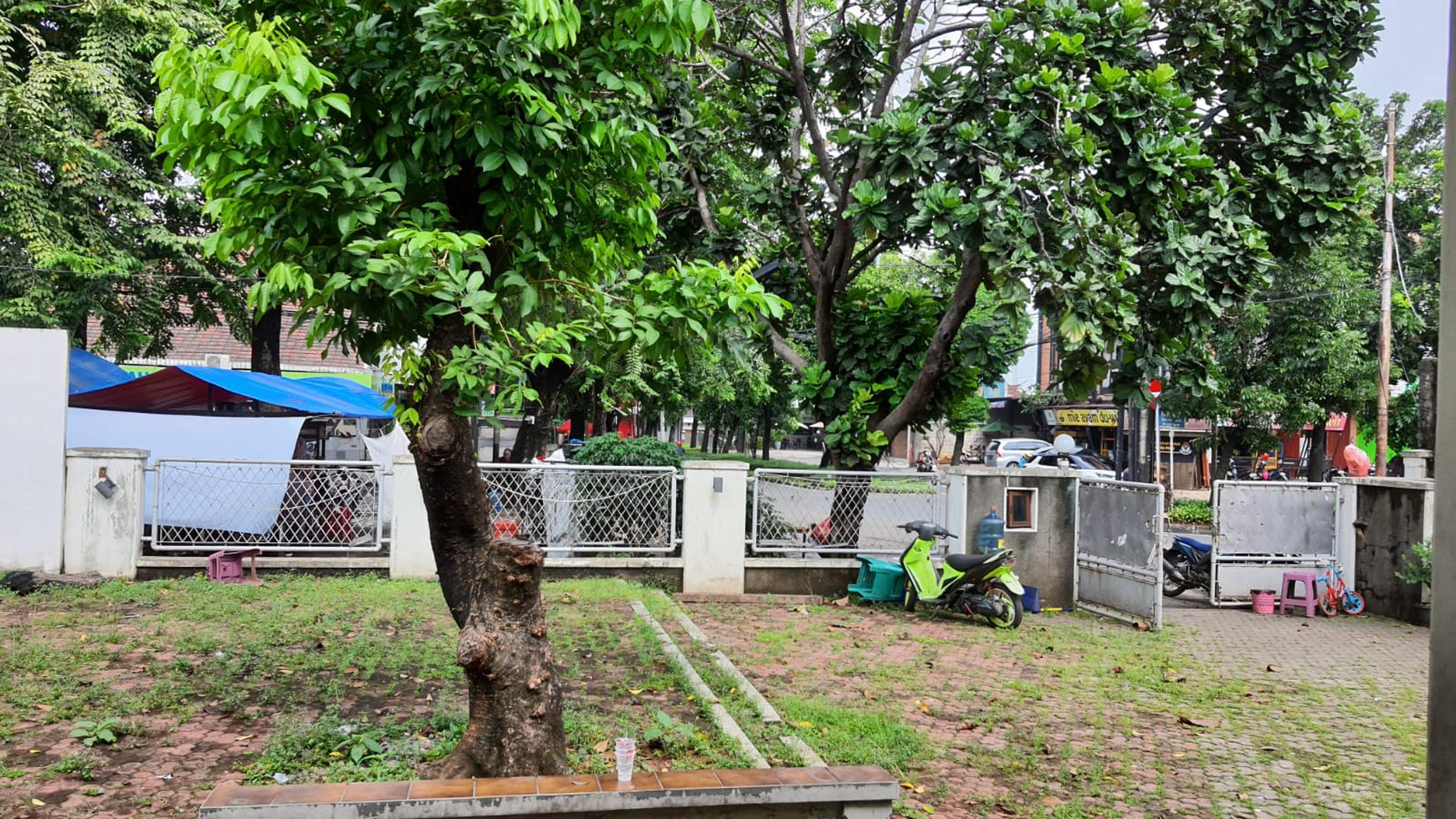 Harus Terjual Rumah Lama 2 Lantai Cocok untuk Usaha dan Rumah Tinggal