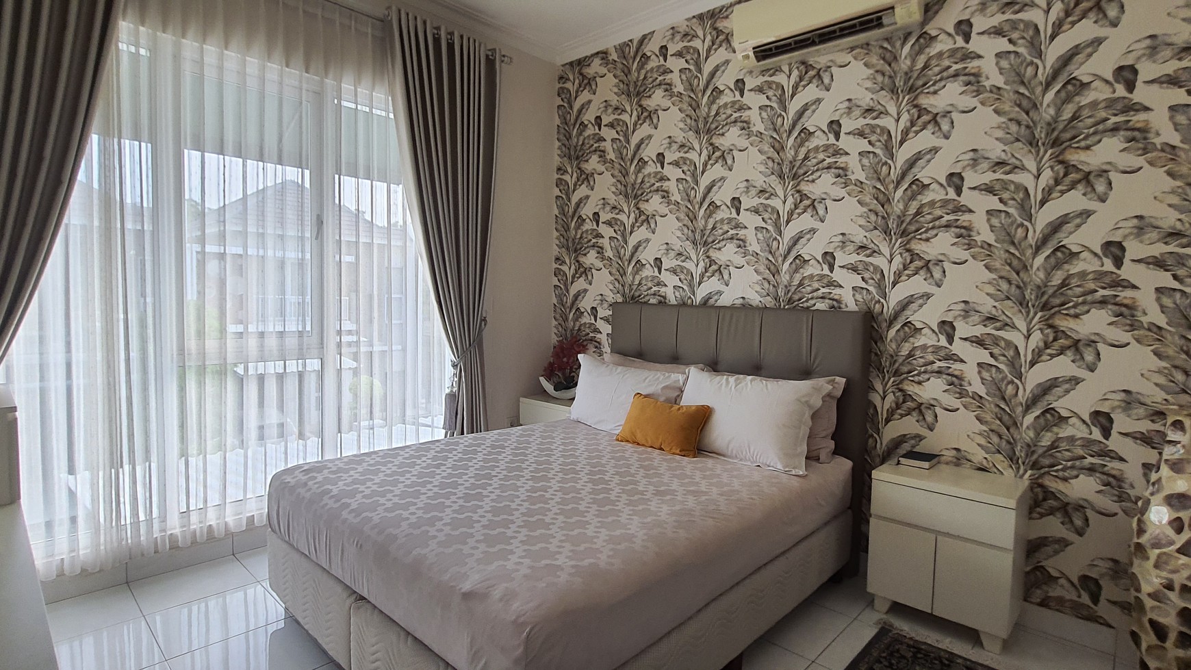 Turun Harga, Murah Banget, Rumah Furnished, Minimalis Modern di Kota Wisata 