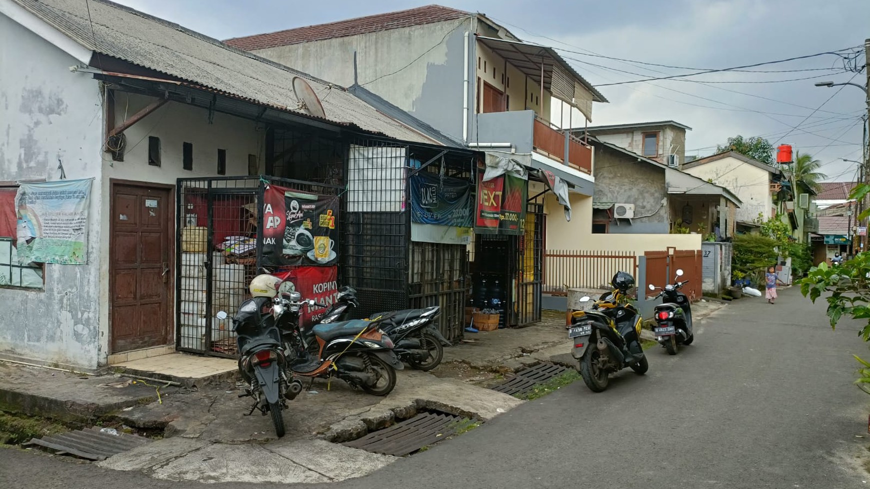 Rumah Induk dan 8 Pintu Kontrakan, Jl Tanah Ara, Pondok Pinang, Luas 362m2