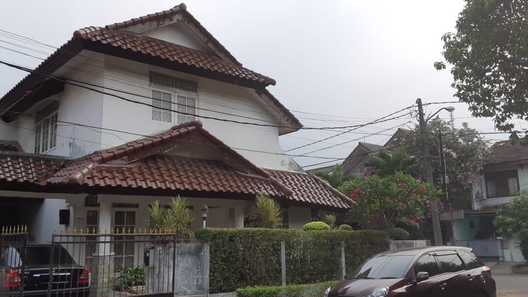 Rumah siap huni,bagus sekali di Bintaro 9.