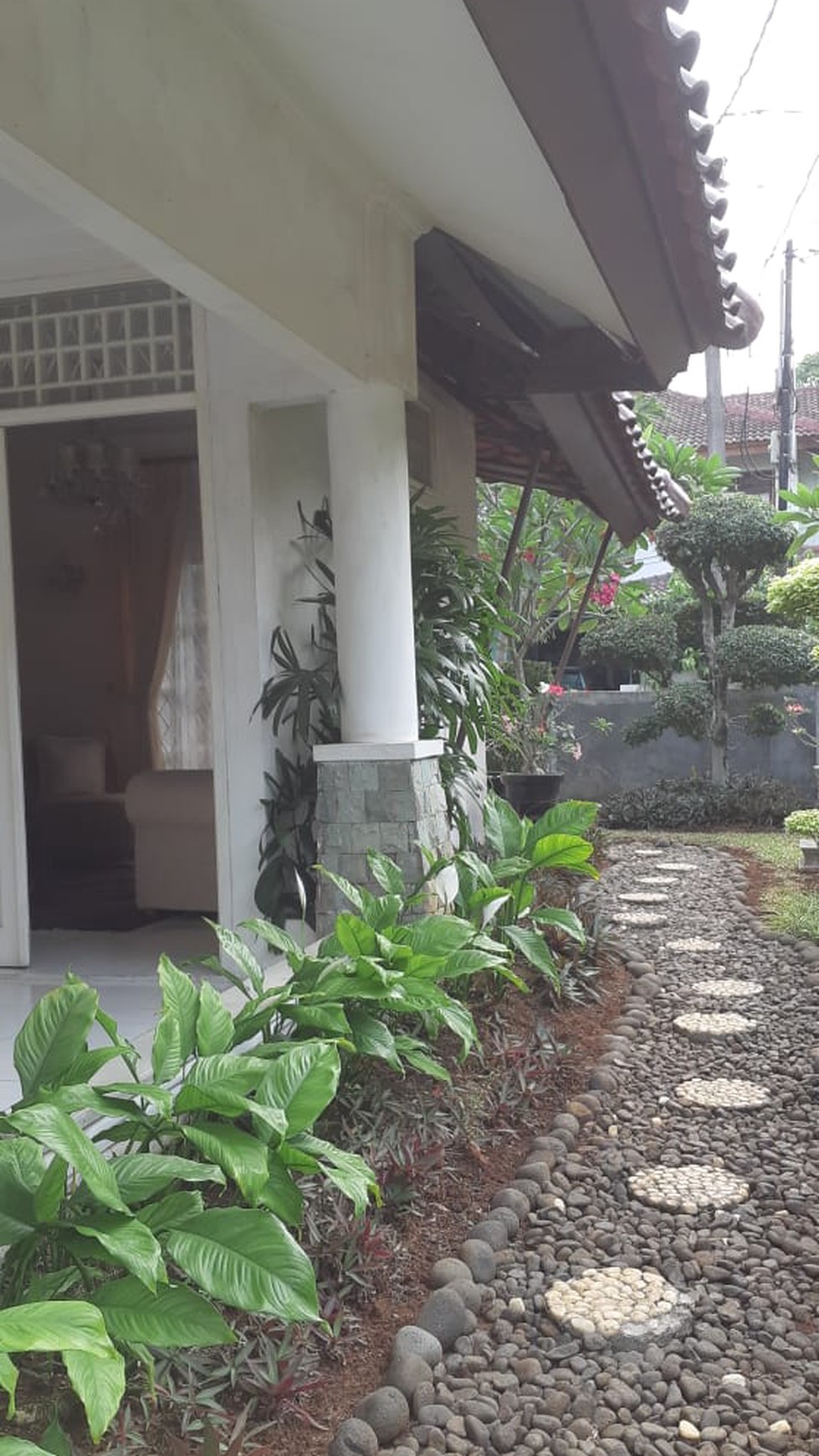 Rumah siap huni,bagus sekali di Bintaro 9.