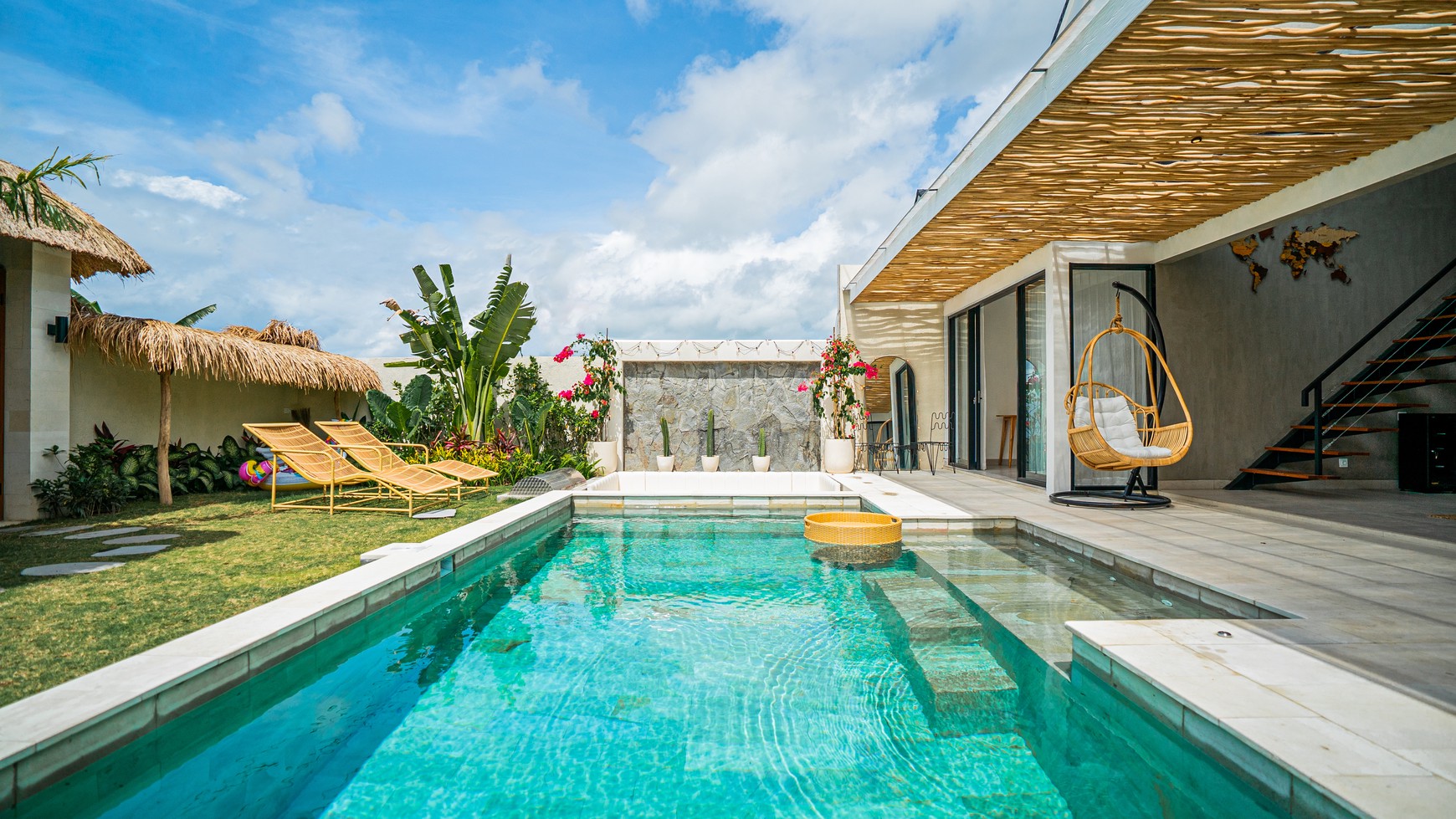 Leasehold brand new villa complex  Canggu / 4 bedrooms ( 2 bedrooms + 1 loft + 1 external )