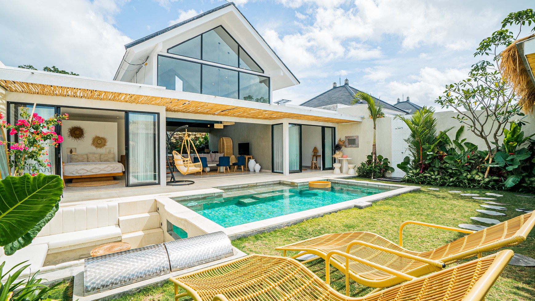 Leasehold brand new villa complex  Canggu / 4 bedrooms ( 2 bedrooms + 1 loft + 1 external )