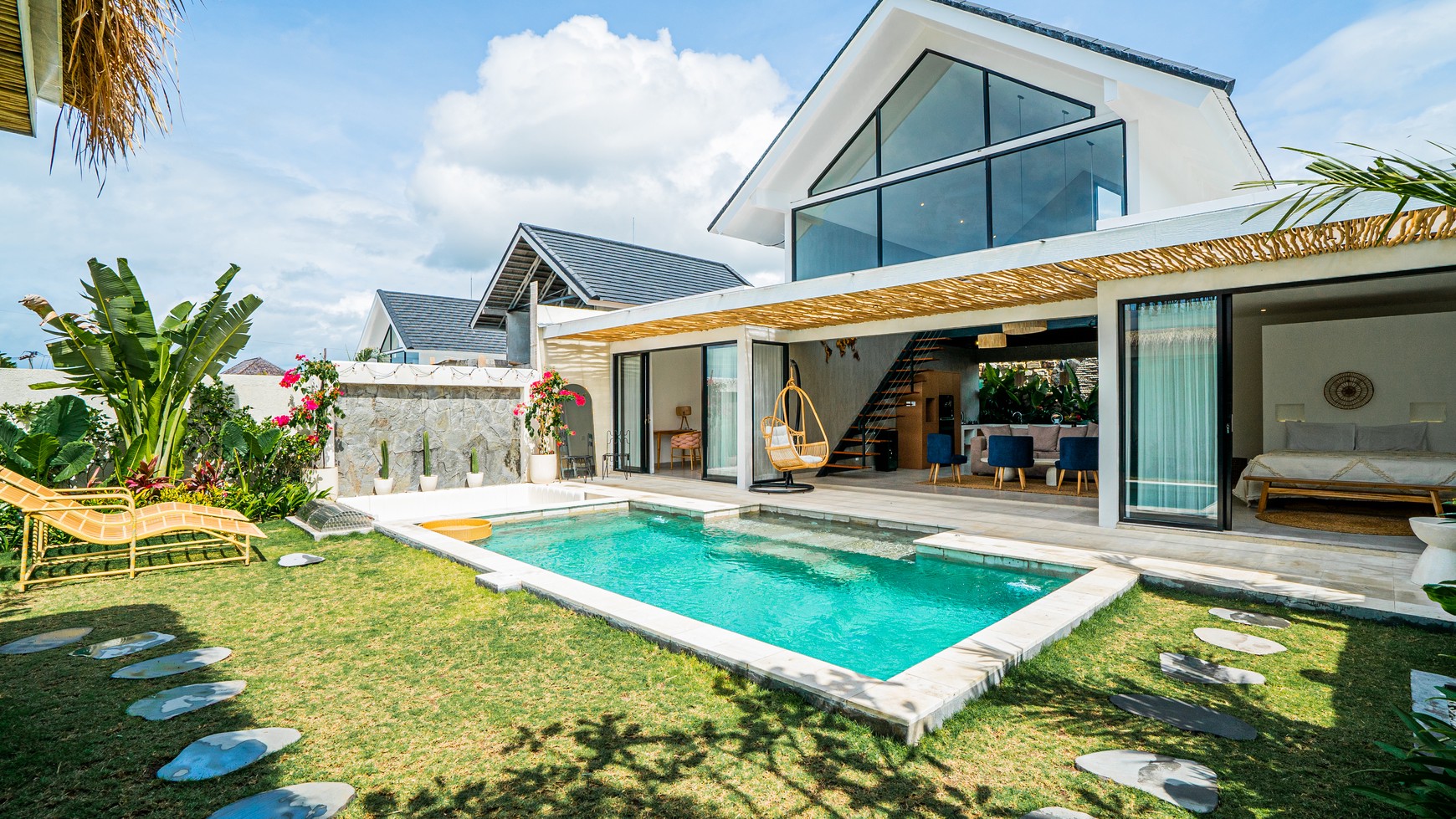 Leasehold brand new villa complex  Canggu / 4 bedrooms ( 2 bedrooms + 1 loft + 1 external )