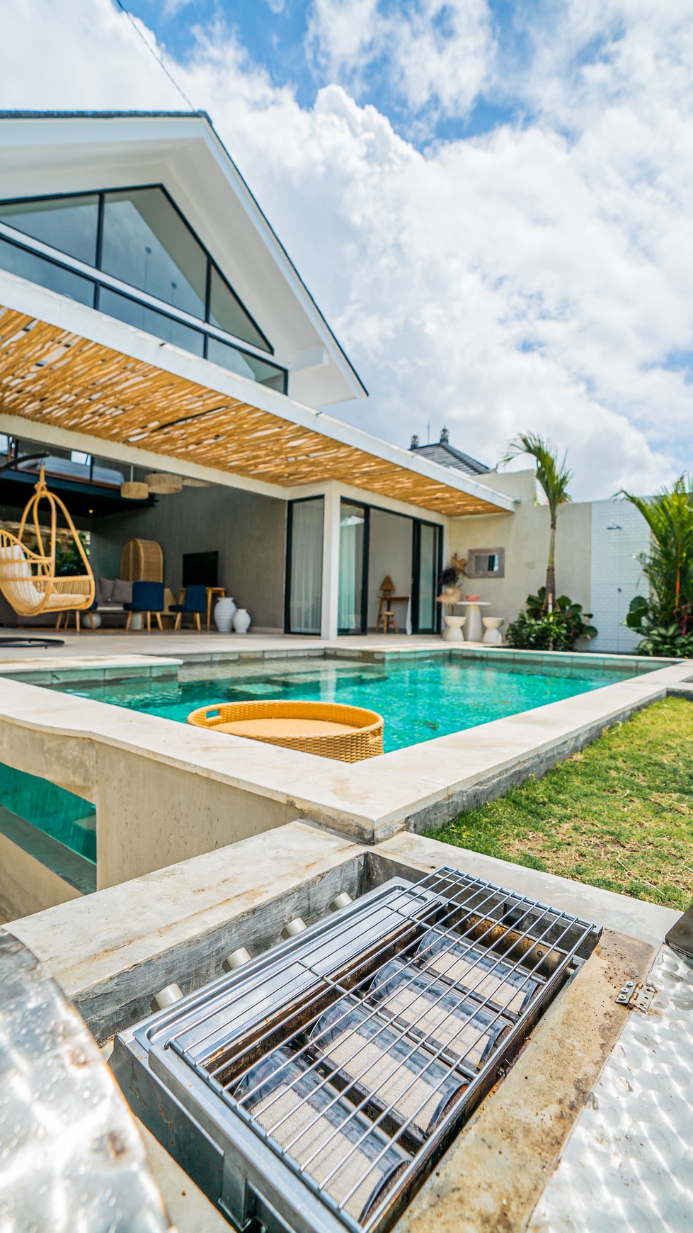 Leasehold brand new villa complex  Canggu / 4 bedrooms ( 2 bedrooms + 1 loft + 1 external )