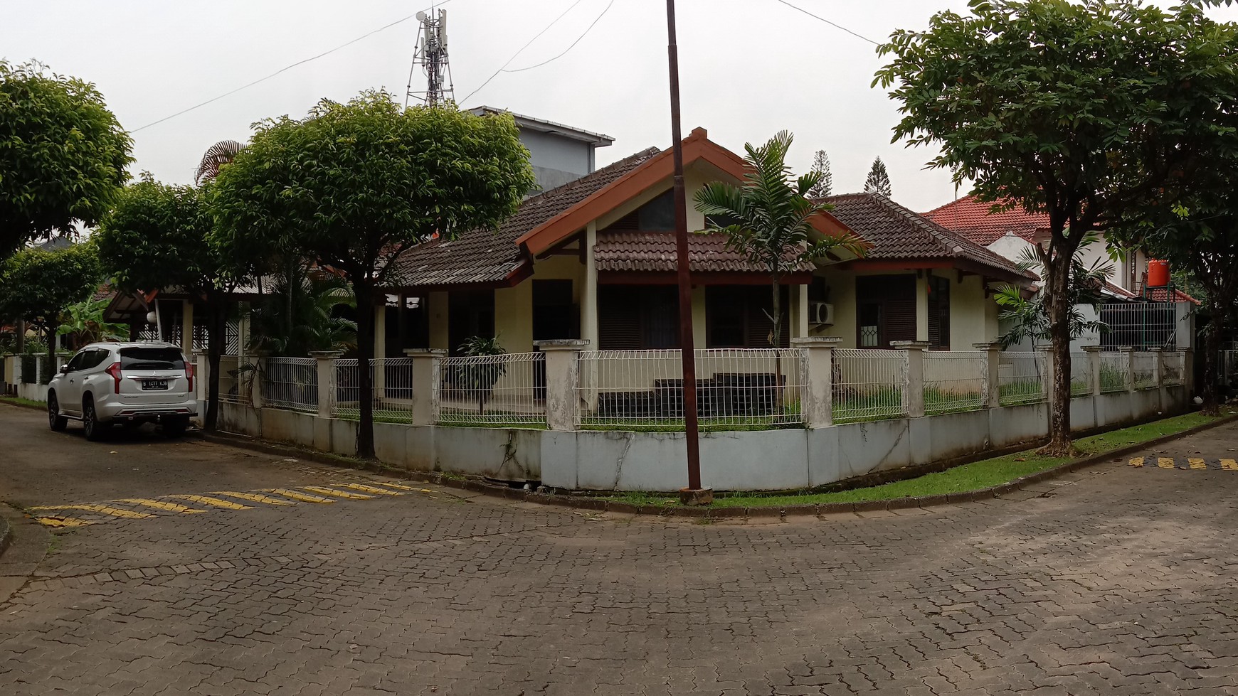 RUMAH DIJUAL "BU"  HITUNG TANAH DI KAWASAN ELIT DAN STRATEGIS @KEMANG PRATAMA, BEKASI