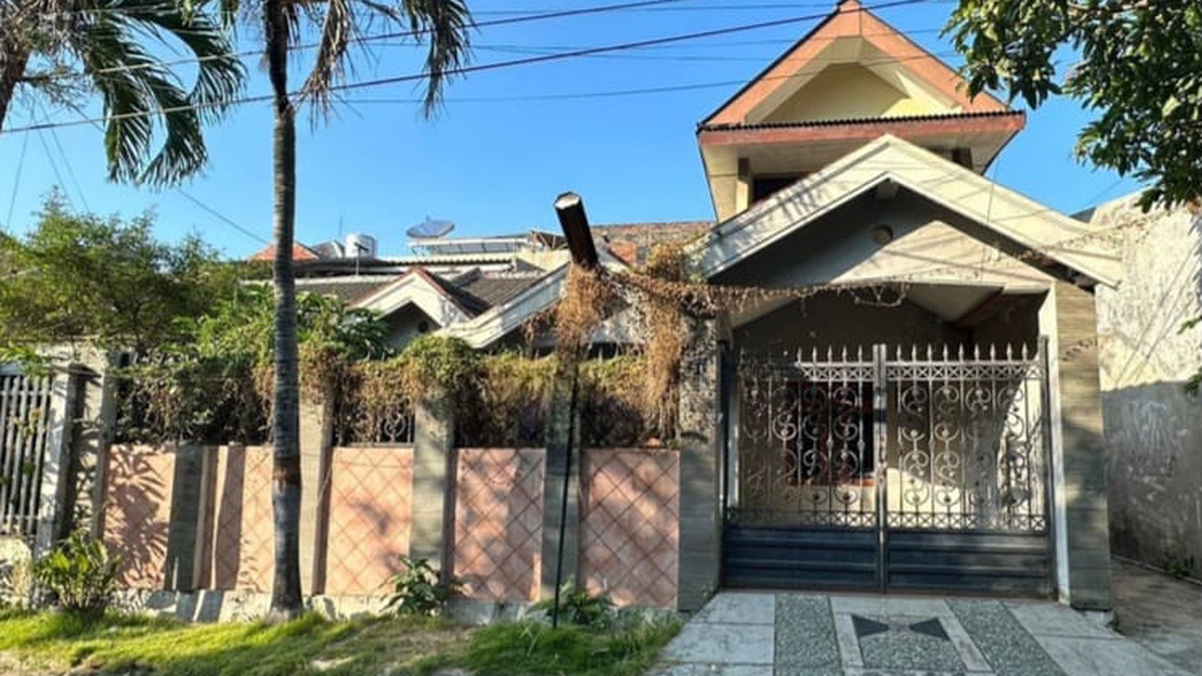 Rumah Dijual Jalan Simpang Darmo Permai Selatan Surabaya 2 Lantai