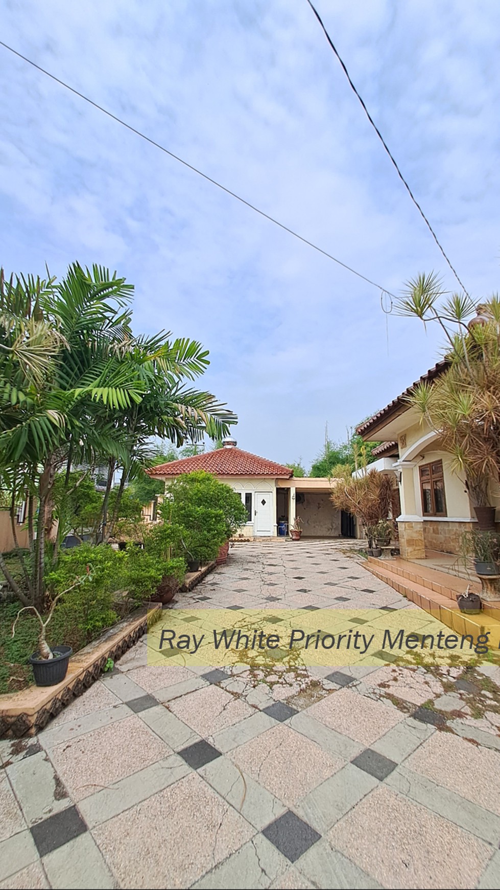 Rumah Cantik dengan Halaman Luas, Cikupa, Kab. Tangerang #HR