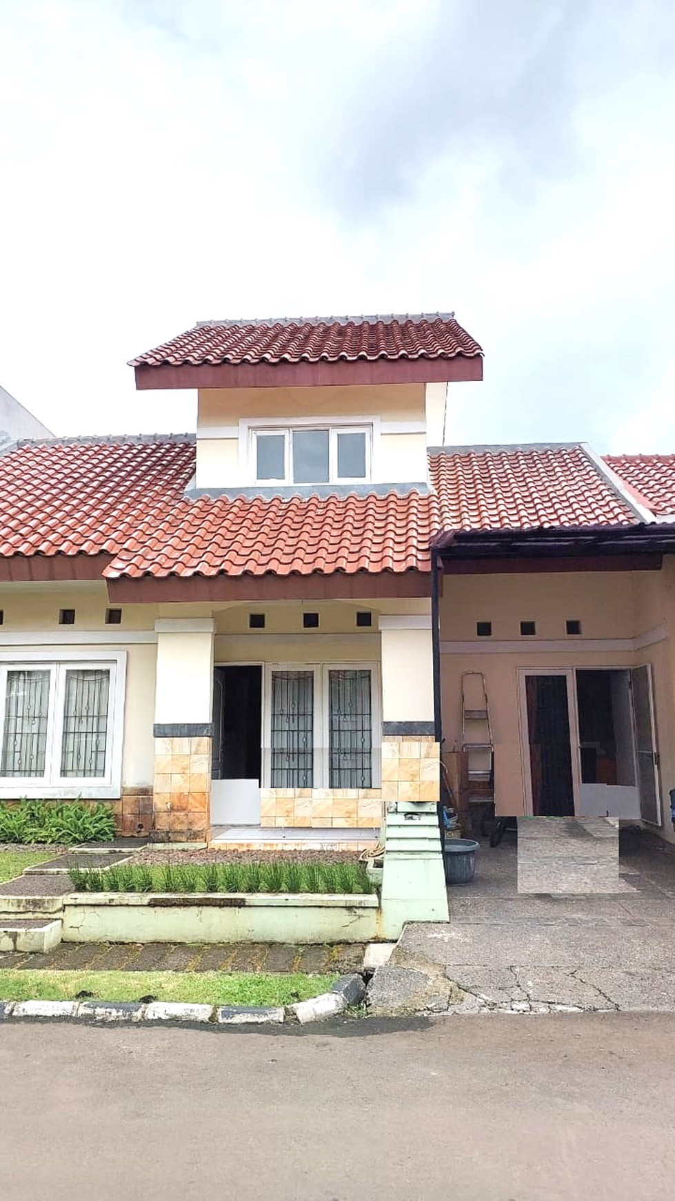 Rumah Bagus Asri Dalam Cluster Harga Bagus di Sektor 9 Bintaro.