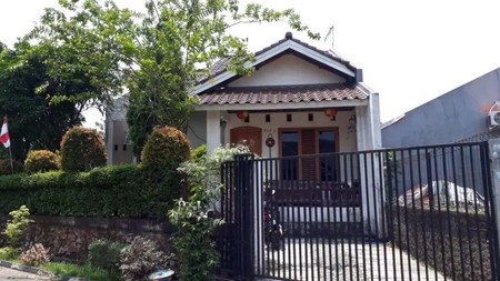 Flash Sale. Rumah hoek Kencana Loka, BSD