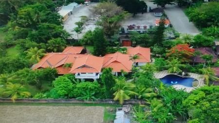 Beautiful villa close to the beach