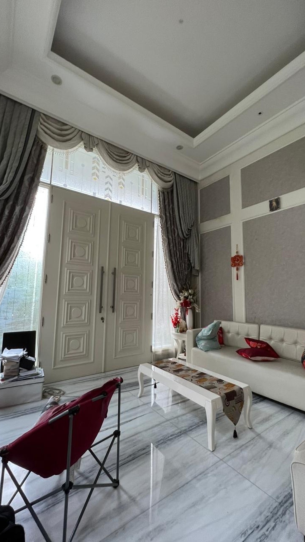 Dijual Rumah Graha Family MARMER Italy Full FURNISHED Desain Interior Mewah Siap Huni