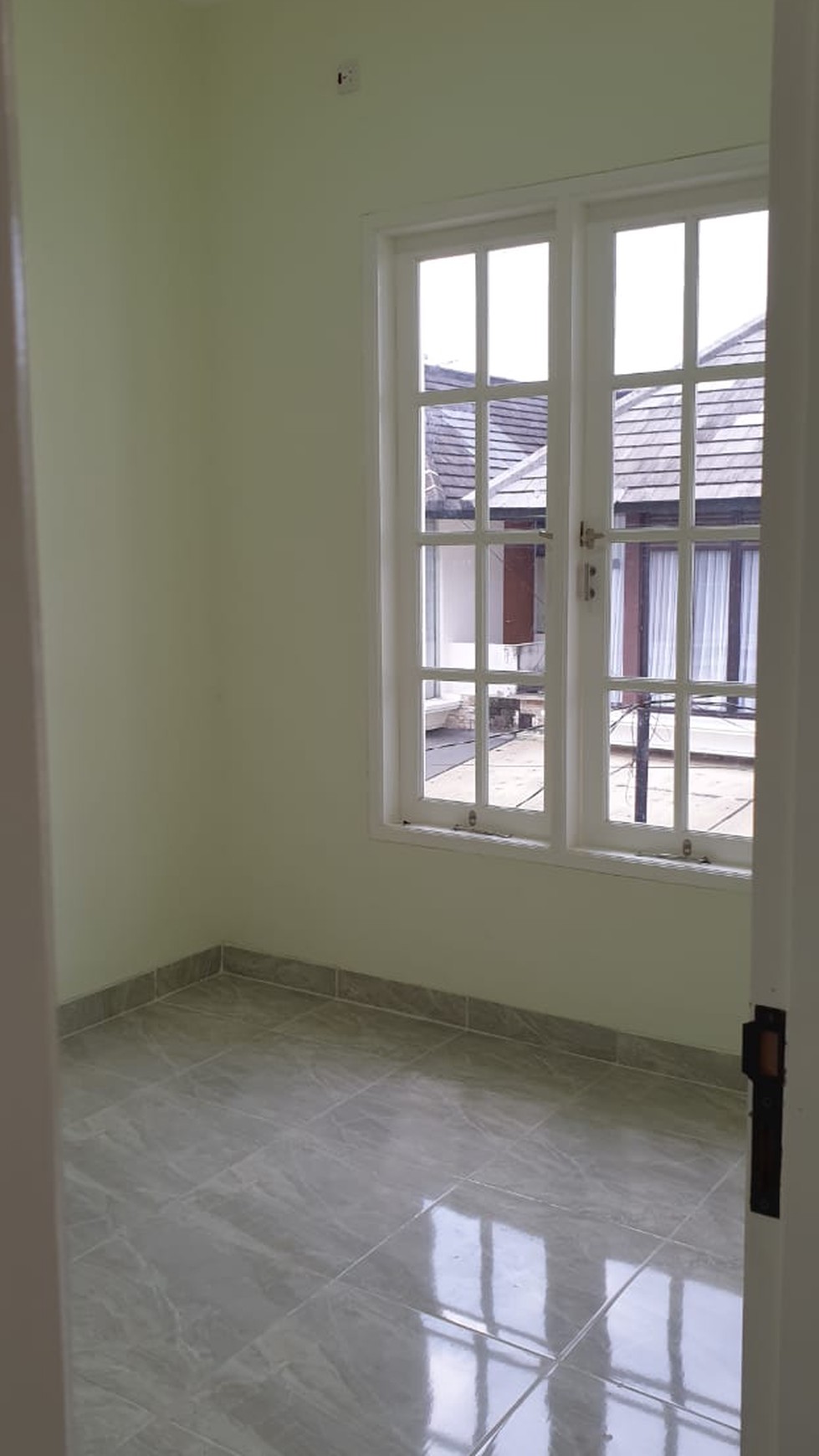 Rumah Minimalis Diarea Jl Nusa Dua Pondok Ranji Dekat Akses Toll & Stasiun Comuter Bintaro