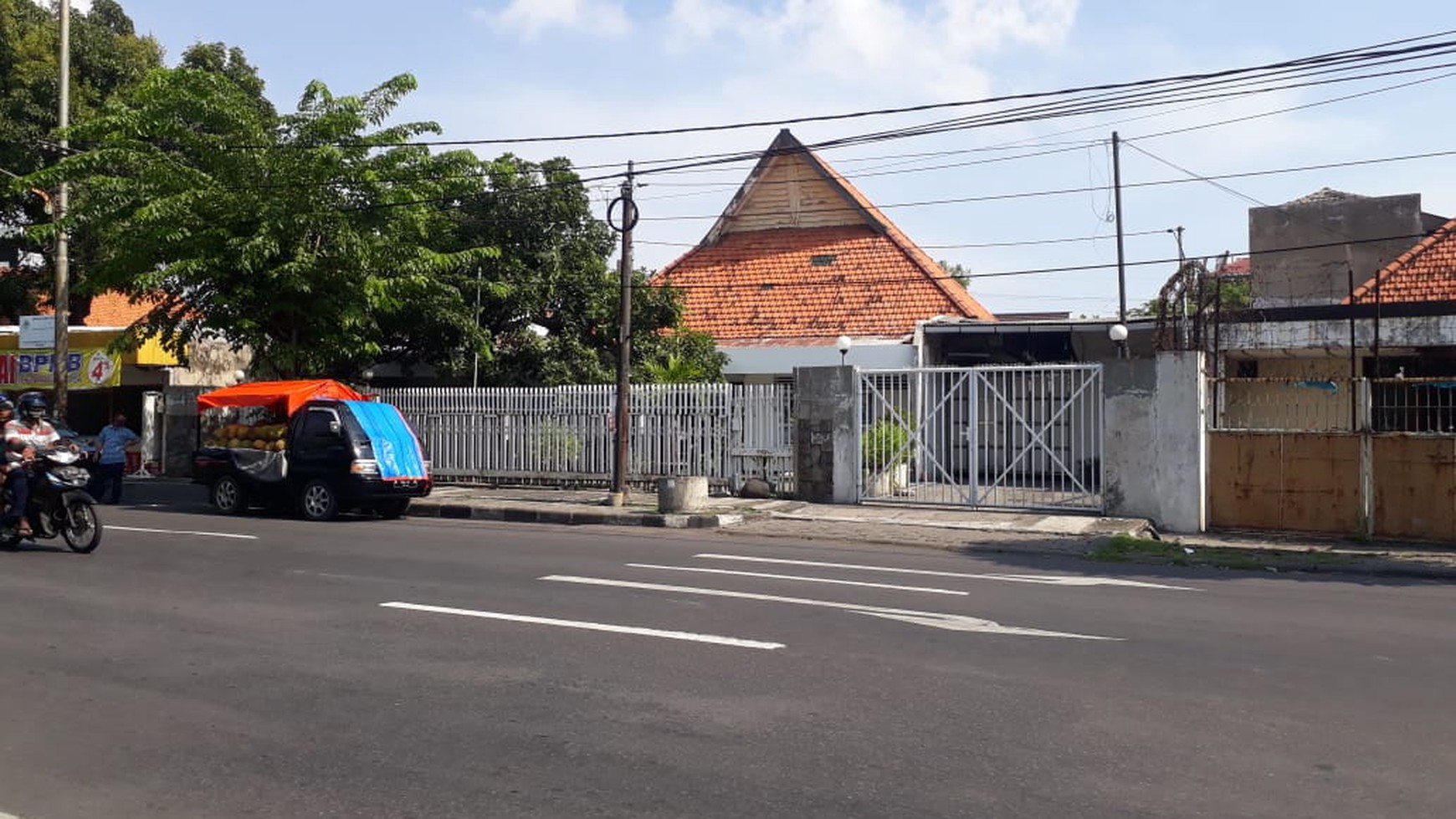 836. Dijual Rumah + Tempat Usaha Raya Kapas Krampung, Tambaksari Surabaya Timur