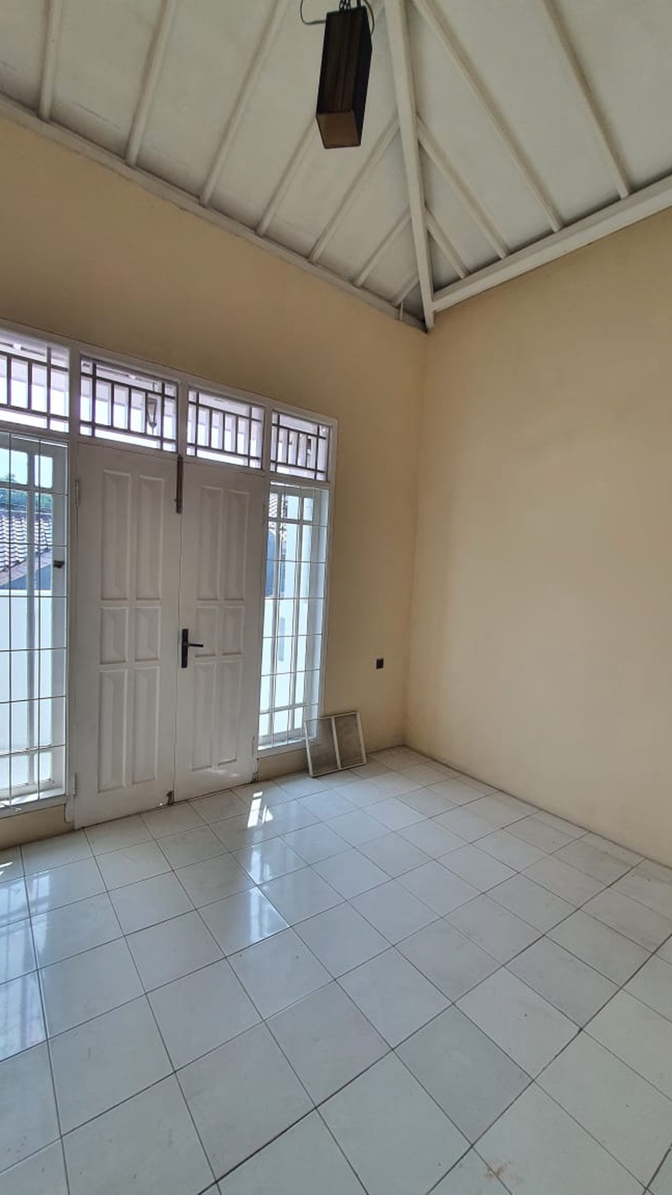 Rumah Siap Huni, Posisi Hook, dan Lokasi Strategis @Komp Perbanas, Ciputat