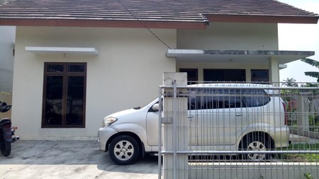 Rumah Luas Diarea Jl Mawar Rempoa Dekat Gatte Toll Veteran 