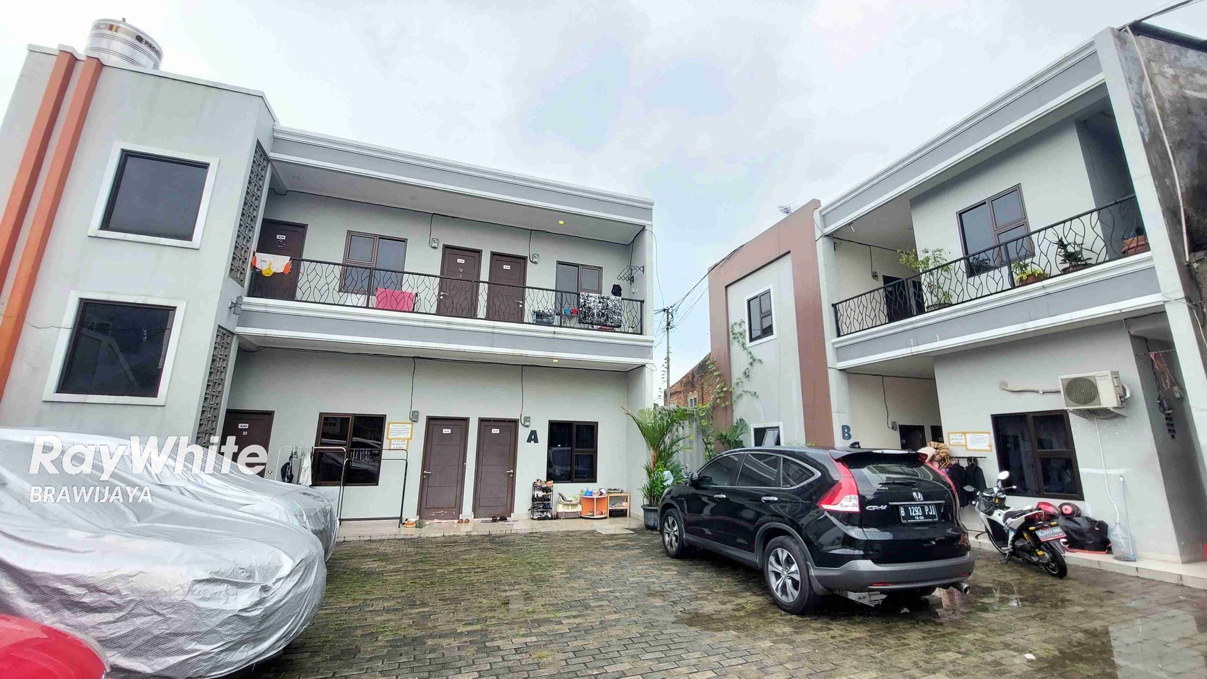 RUMAH KOS DI JALAN HAJI NAWI, CILANDAK, JAKARTA SELATAN, 13 BEDROOMS, BISA PARKIR 20 MOBIL