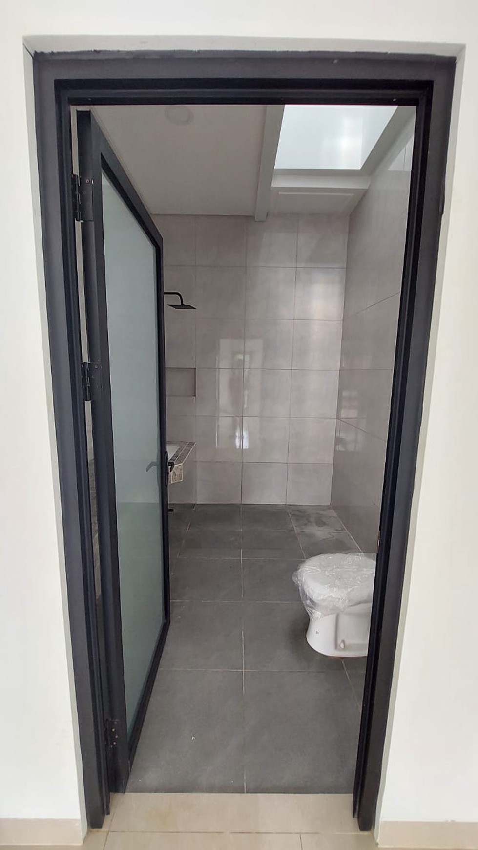 Rumah Baru Area Kembangan Jak-Bar Diapit 2 Jl Toll (Jorr & Merak)