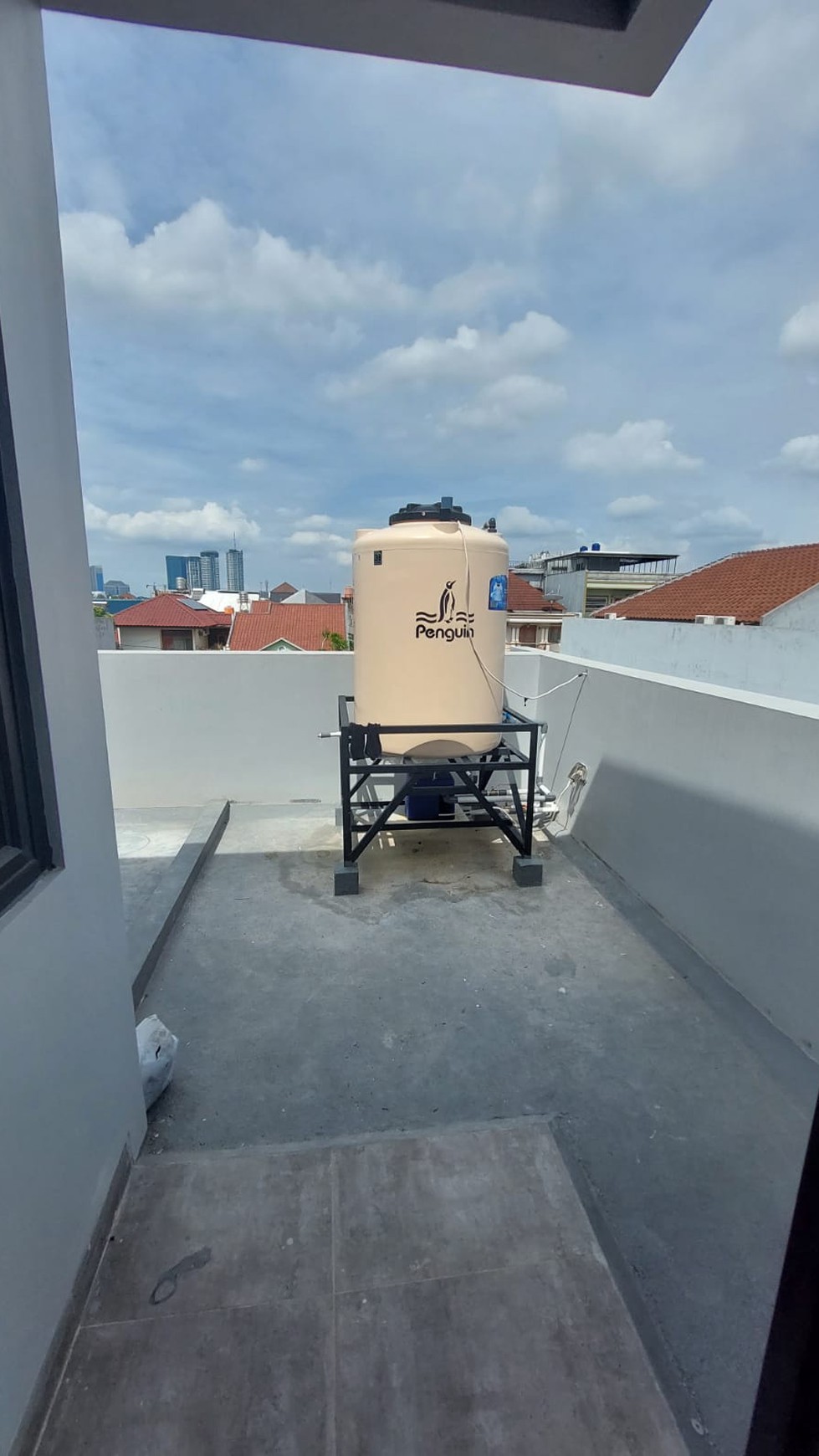 Rumah Baru Area Kembangan Jak-Bar Diapit 2 Jl Toll (Jorr & Merak)