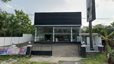 Ruang Usaha Cocok Untuk Showroom Lokasi Strategis Jalan Wates - Jogya 