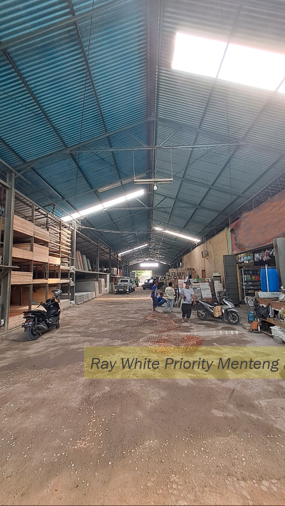 Ruang Usaha Strategis di Jl. Raya Mauk, Sukadiri, Kab. Tangerang