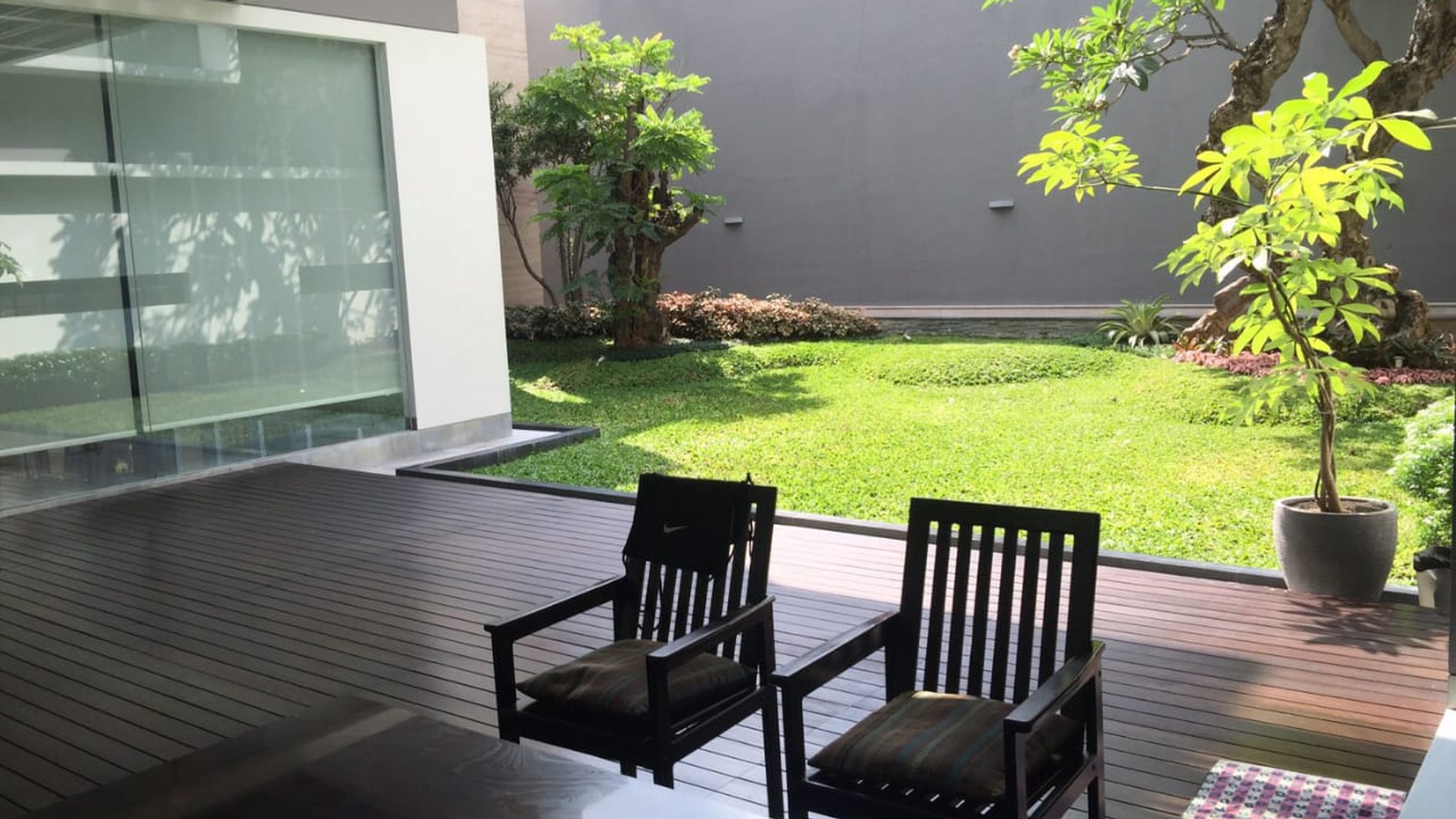 Rumah Modern Graha Famili (Special Boulevard Area), Surabaya Barat