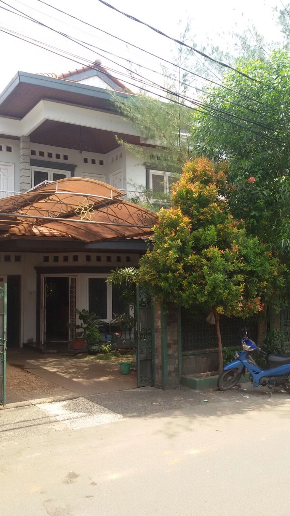 Rumah Luas Area Kembangan Lingkungan Kampus Dekat Gatte Toll Kebon Jeruk 