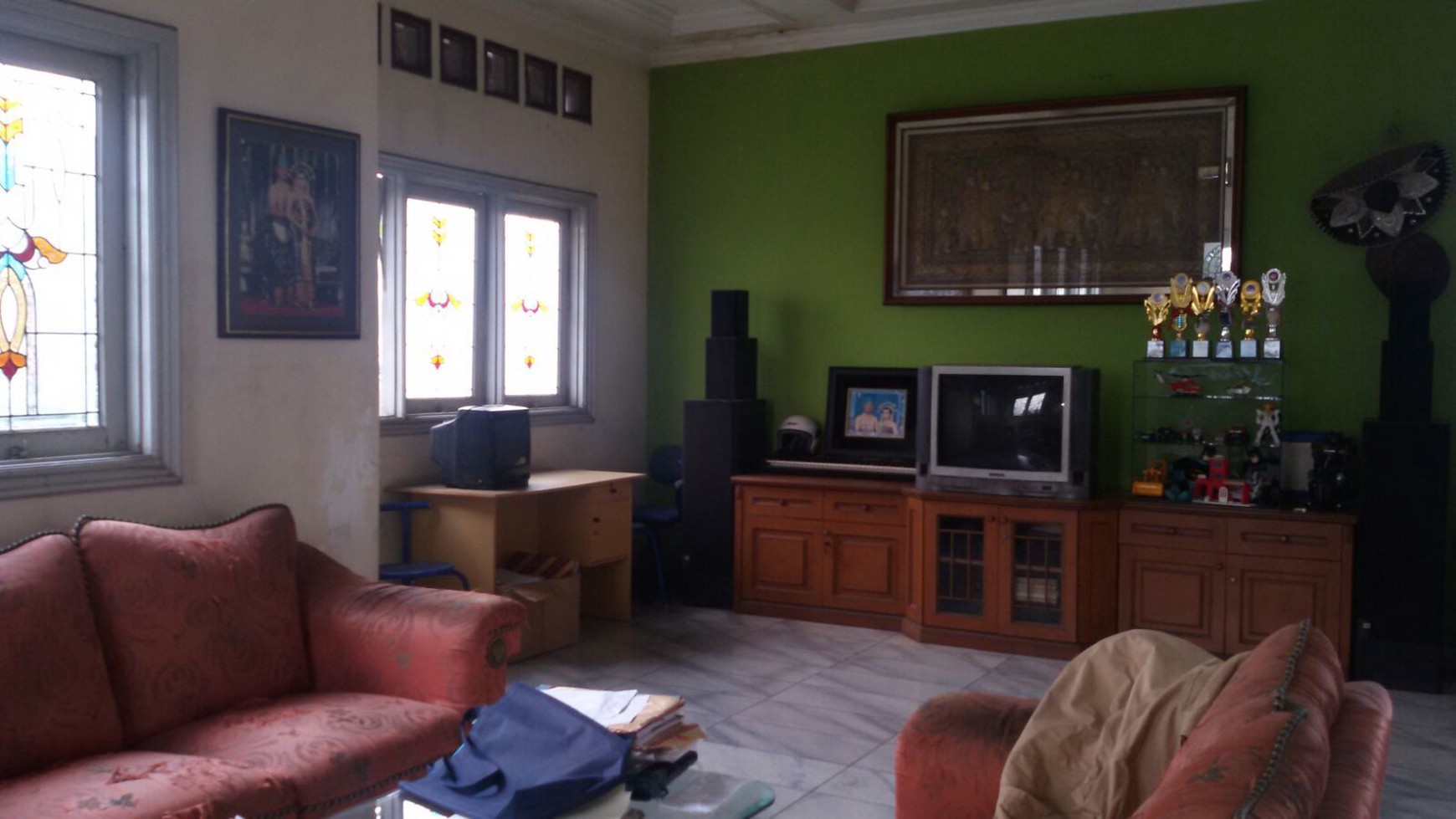 Rumah Luas Area Kembangan Lingkungan Kampus Dekat Gatte Toll Kebon Jeruk 