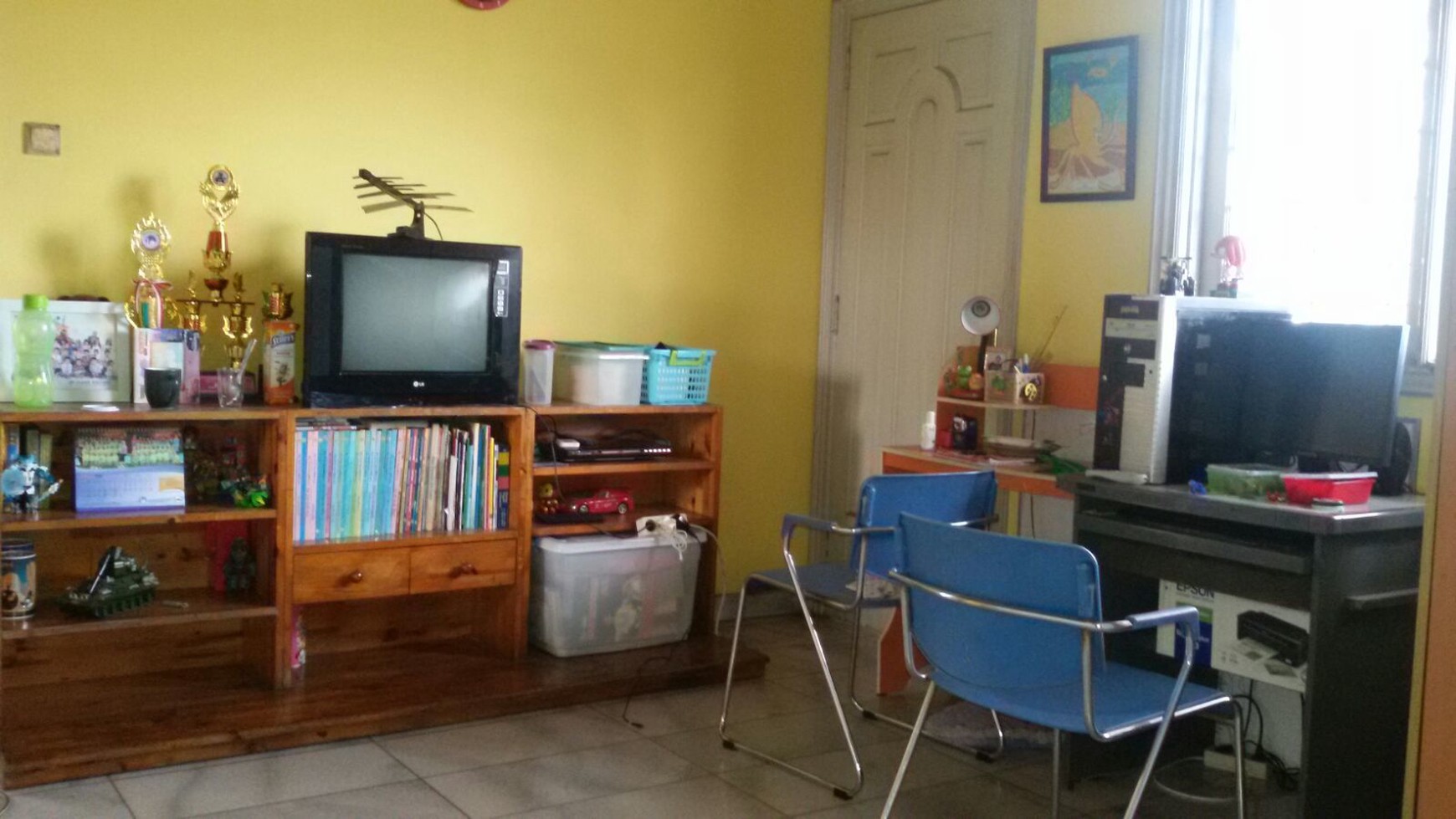 Rumah Luas Area Kembangan Lingkungan Kampus Dekat Gatte Toll Kebon Jeruk 