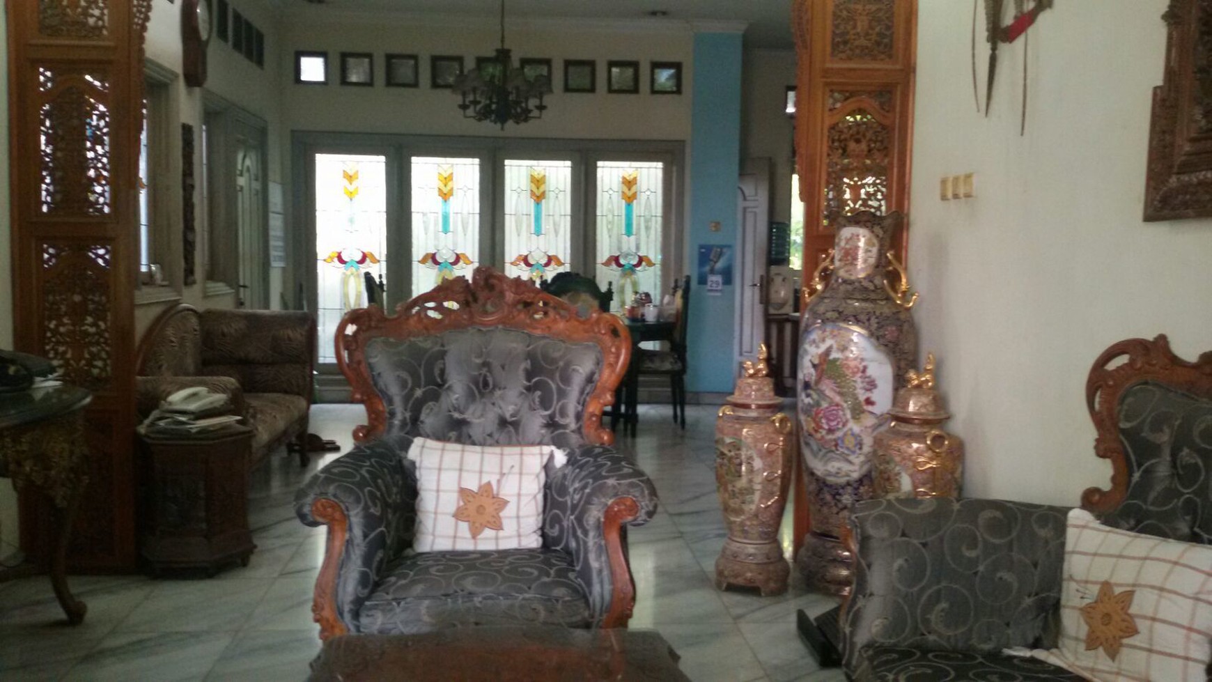 Rumah Luas Area Kembangan Lingkungan Kampus Dekat Gatte Toll Kebon Jeruk 