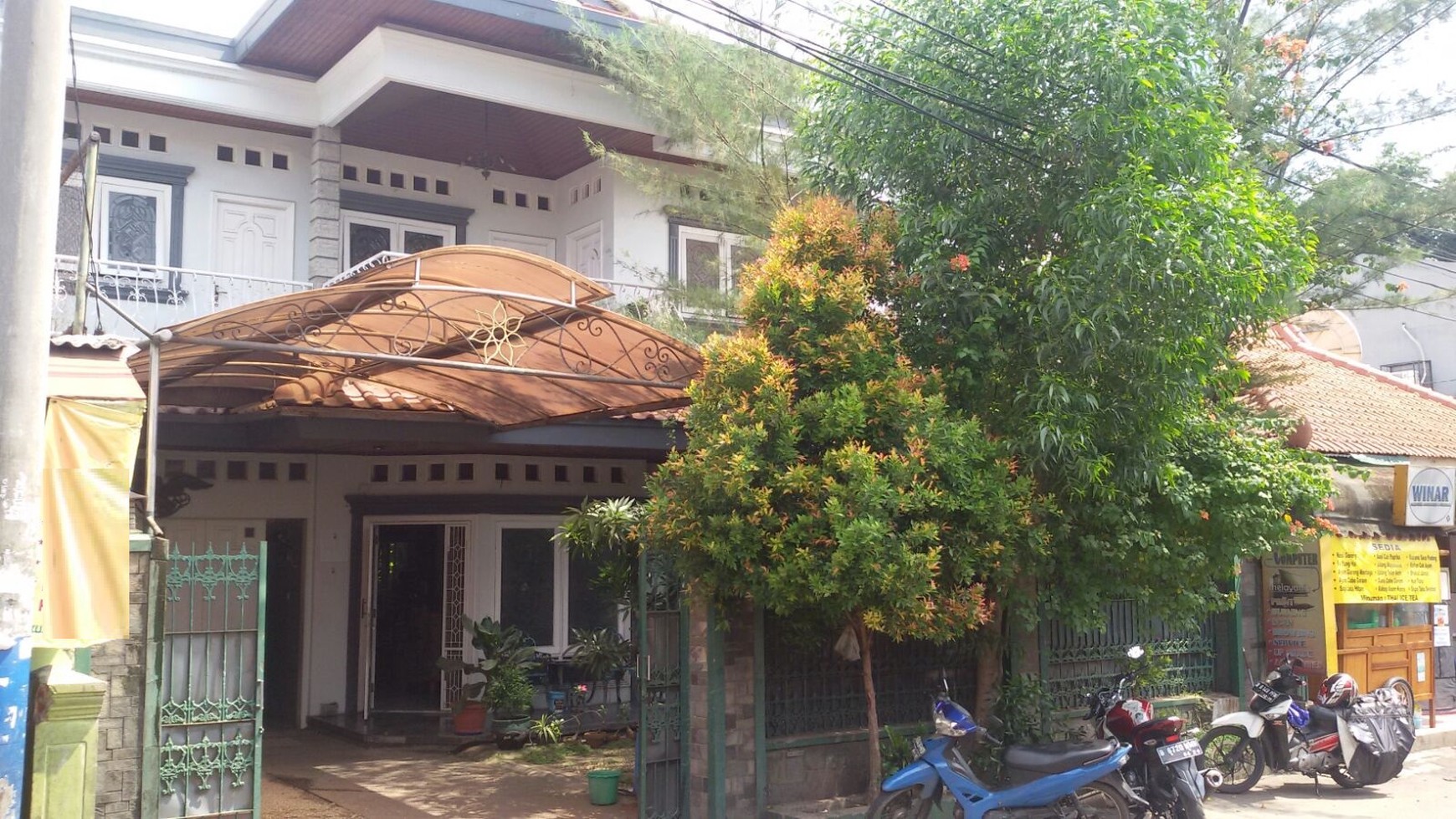 Rumah Luas Area Kembangan Lingkungan Kampus Dekat Gatte Toll Kebon Jeruk 