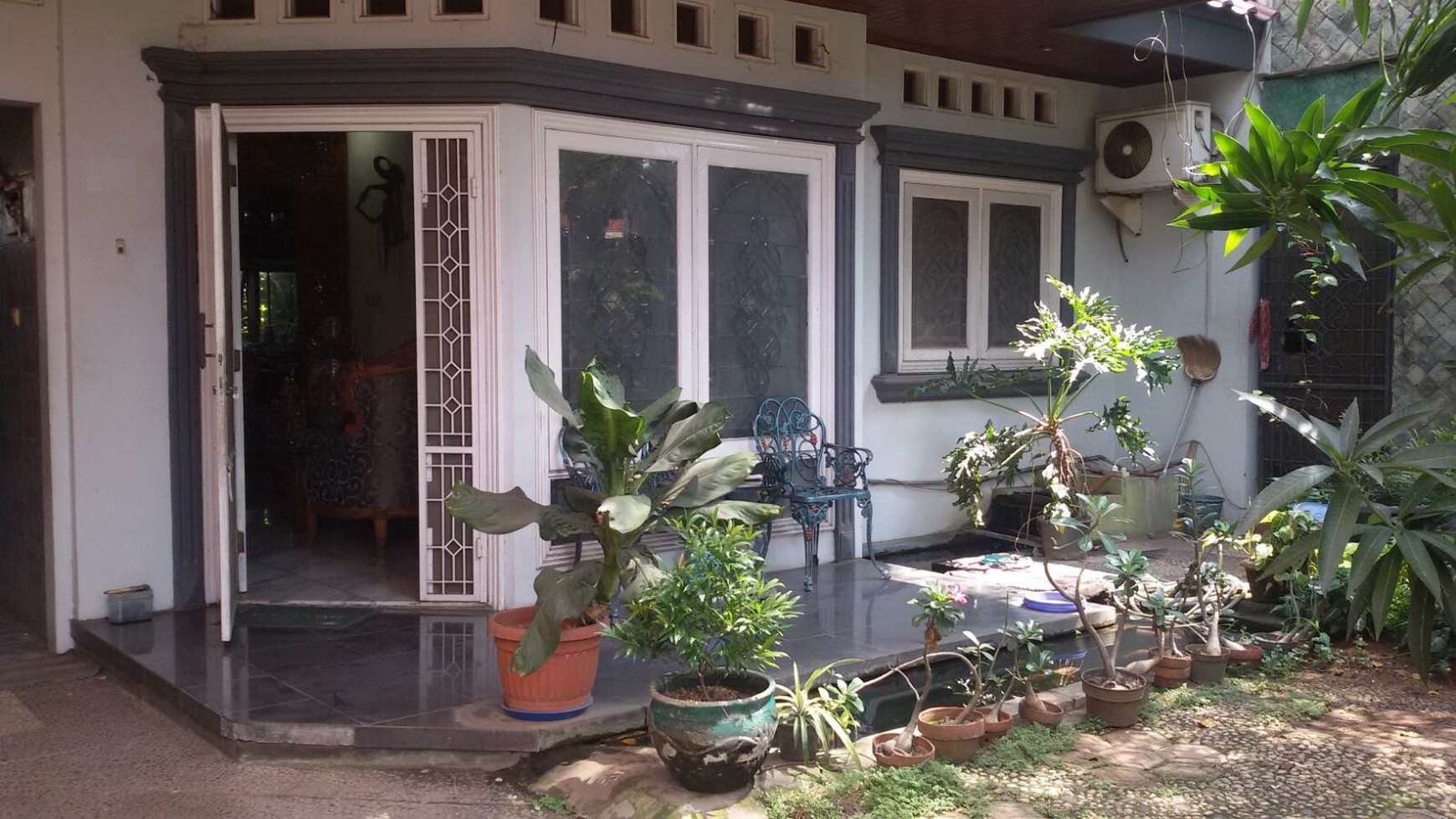 Rumah Luas Area Kembangan Lingkungan Kampus Dekat Gatte Toll Kebon Jeruk 