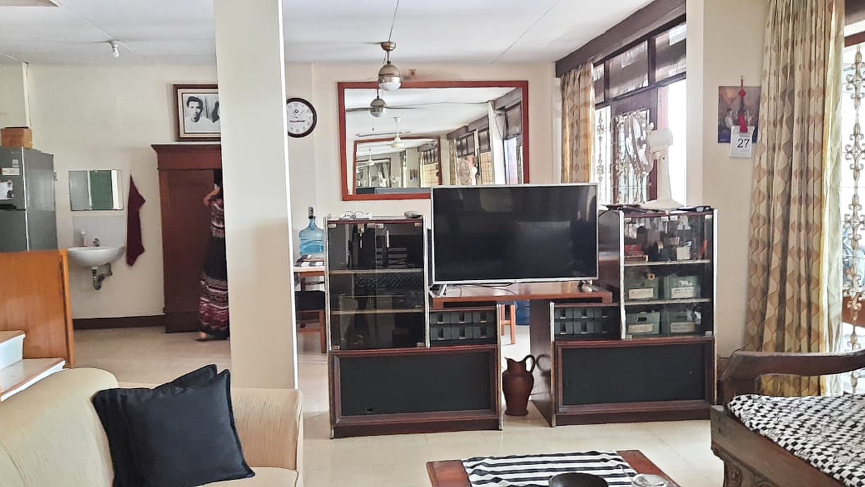 Rumah Bagus Diarea Jl Anggrek Nelly Murni Slipi  Akses Tol Dalam Kota