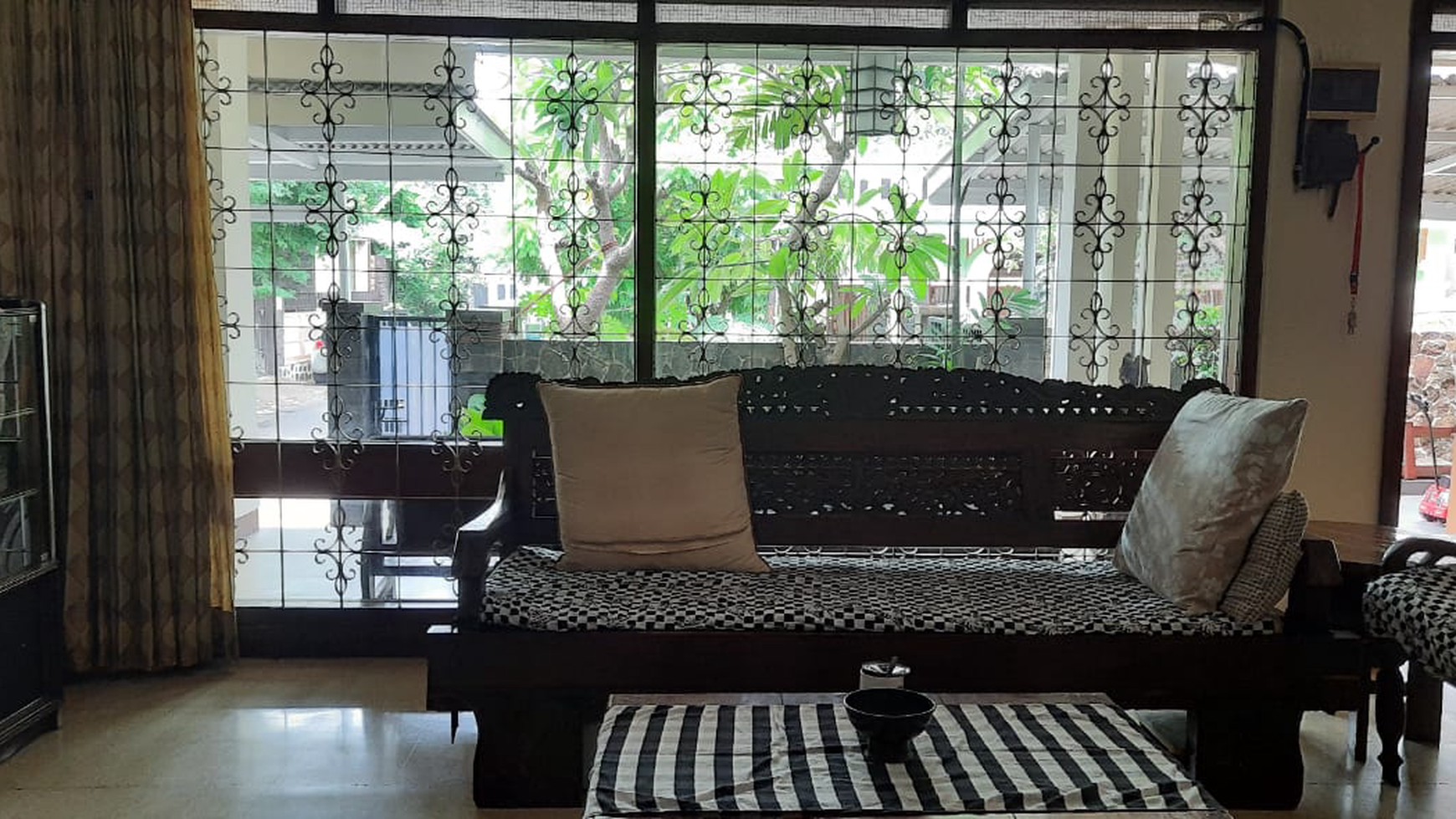 Rumah Bagus Diarea Jl Anggrek Nelly Murni Slipi  Akses Tol Dalam Kota