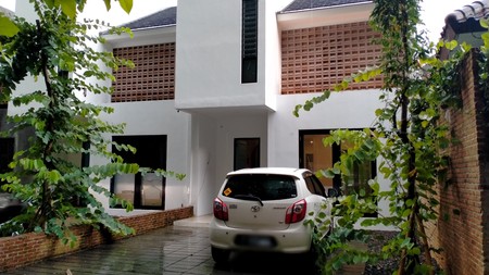 Rumah Baru, Minimalis, 2 Lantai, 5 Menit Exit Pintu Tol Cimanggis, Lingkungan Asri, Sejuk, Harga Nego