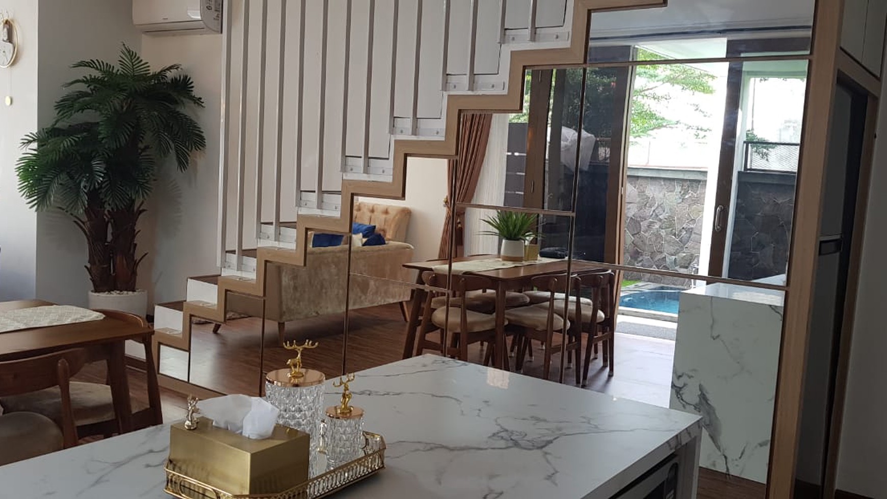 Rumah Baru di Cibubur, Mewah, LUX, Full Furnish, ada Kolam Renang, 0 Km LRT City, Harga Nego