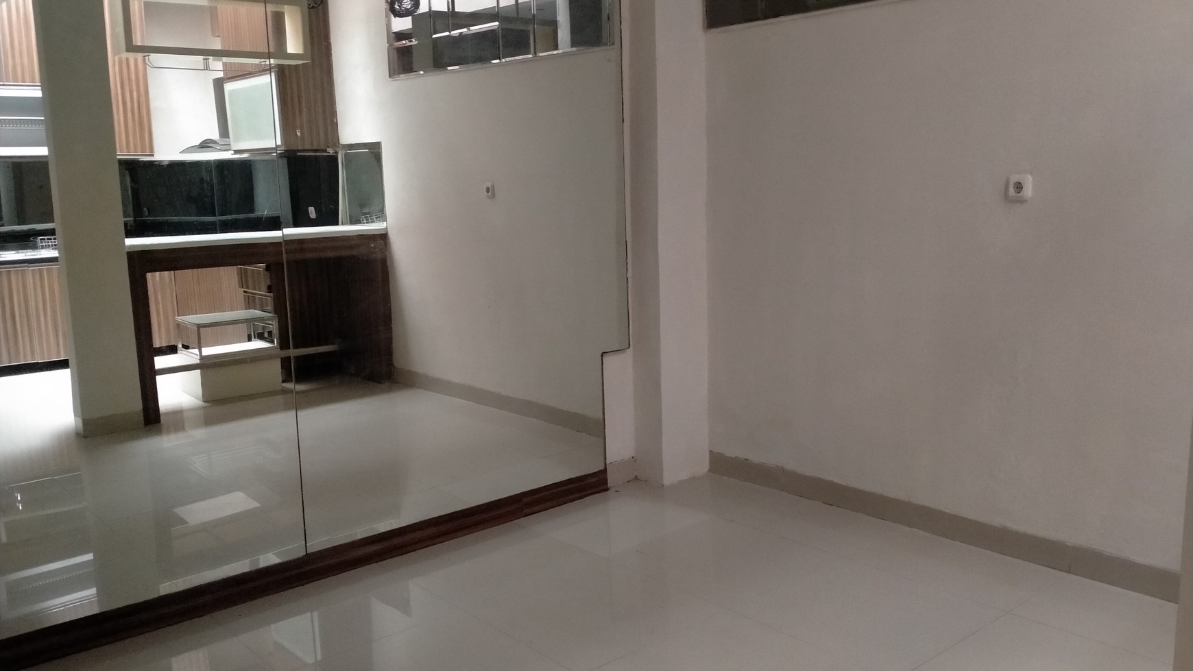 Cikeas Cibubur Town House Yasmin, siap huni, 2 lantai,  lokasi strategis, bagus, harga nego