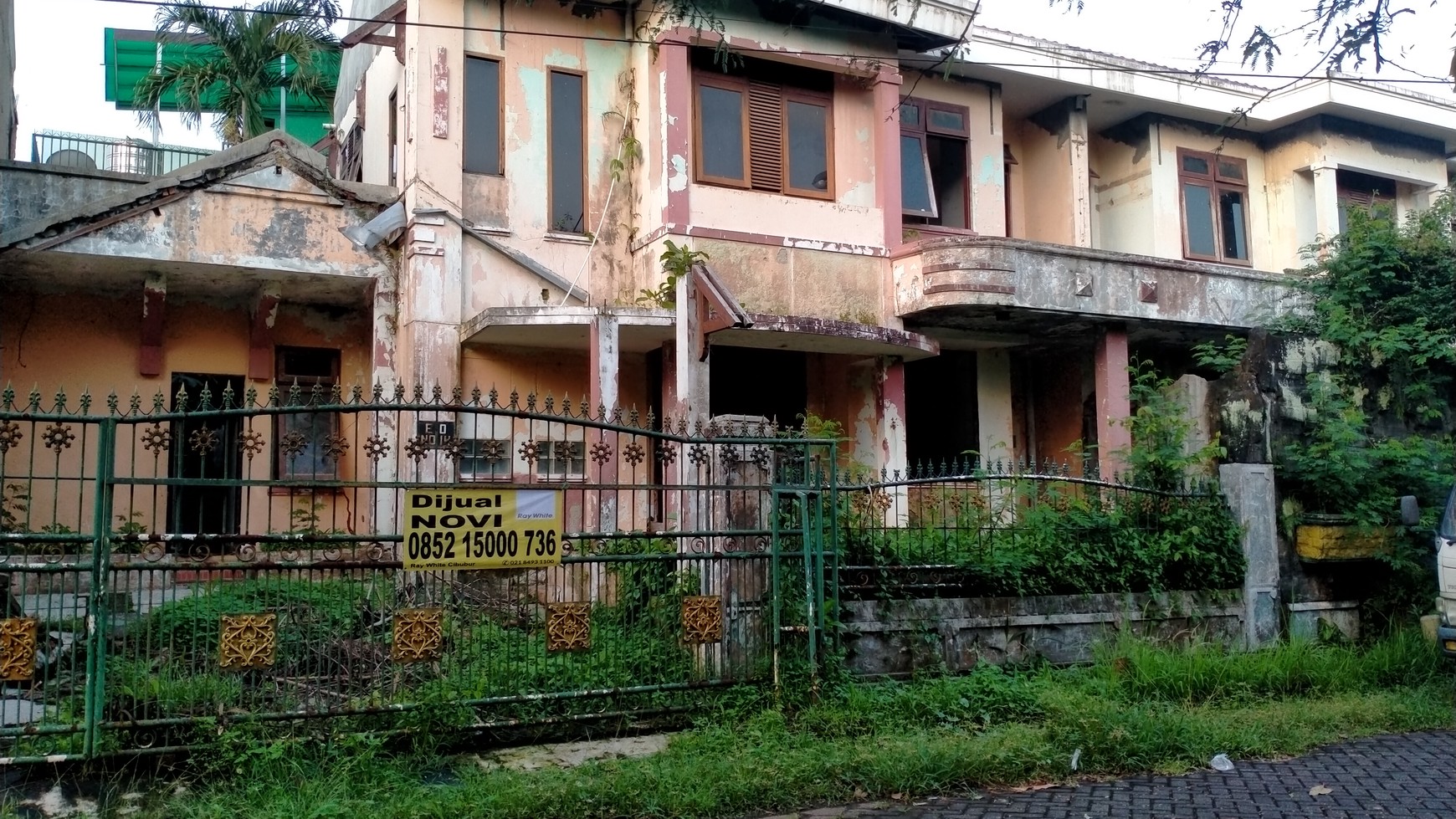 Dijual Cepat Raffles Hills Cibubur, Lokasi Sangat Strategis, Bebas Banjir, Harga NEGO