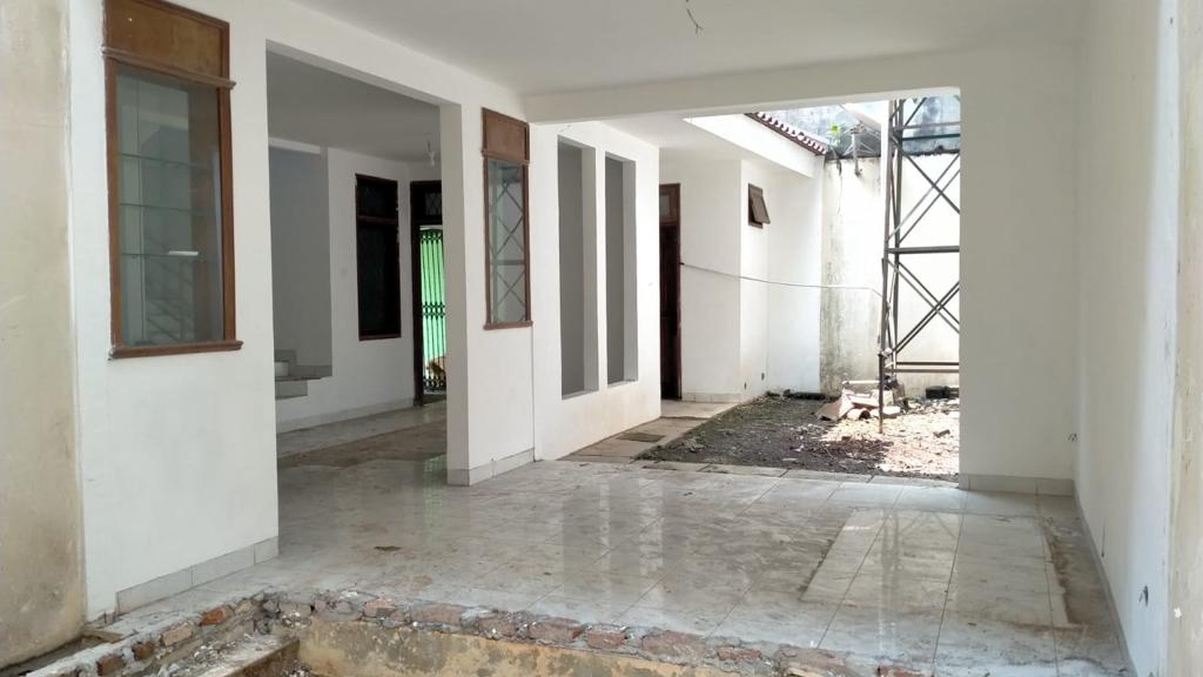 Dijual Cepat Raffles Hills Cibubur, Lokasi Sangat Strategis, Bebas Banjir, Harga NEGO