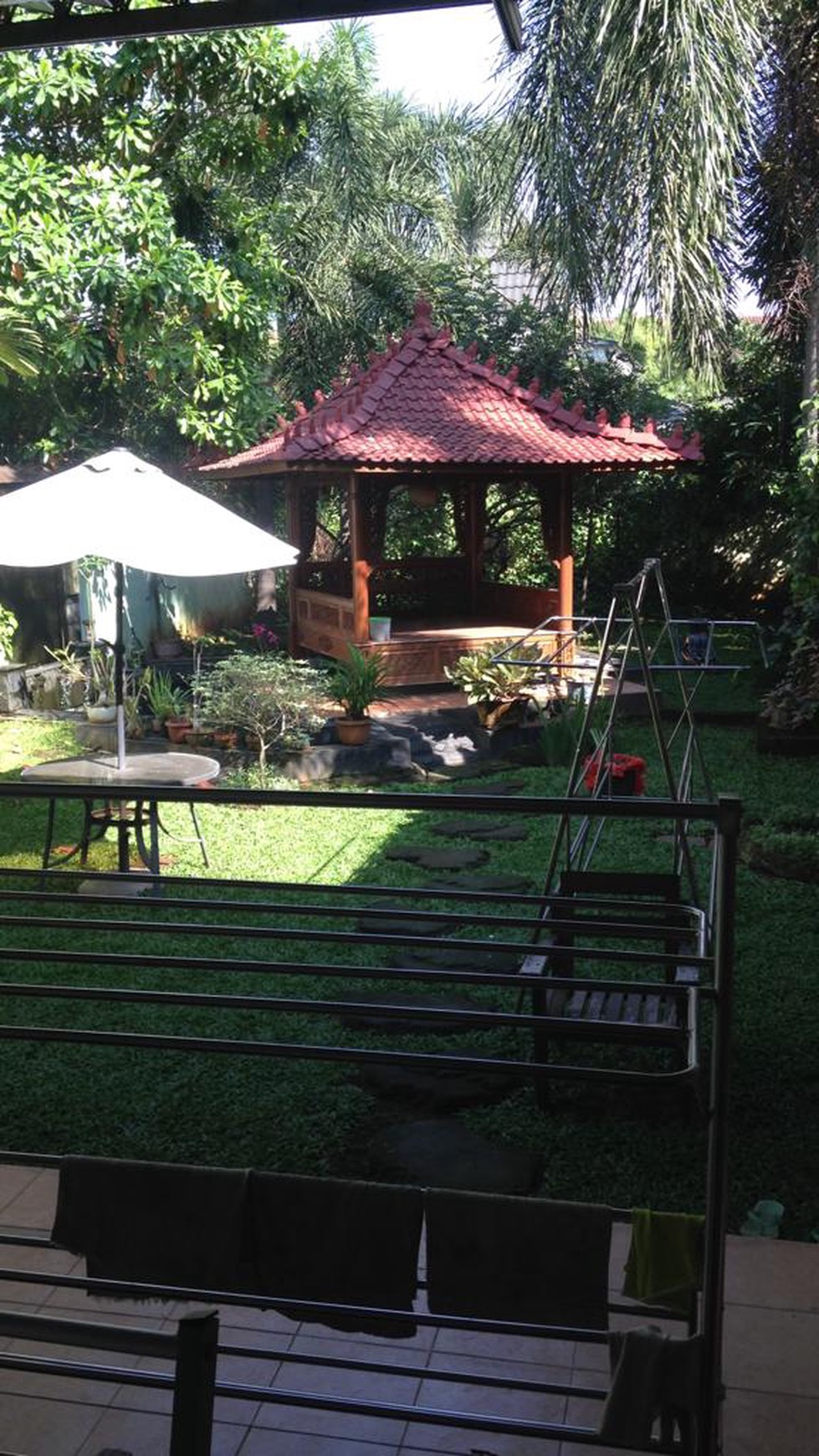 Rumah Luas Diarea Strategis Pinangranti Dekat Akses Toll Jak-Tim