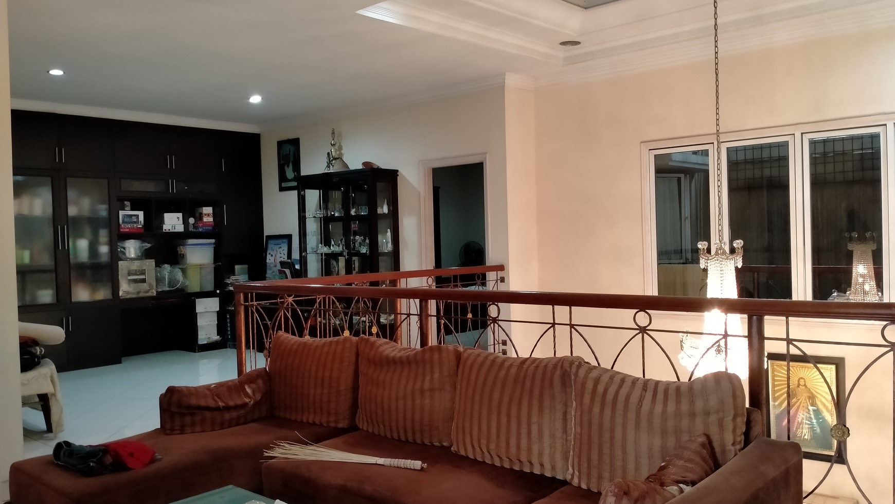 Jual Harga NJOP, Raffles Hills Dijual Cepat, 2 Lantai, Full Furnished, Harga Nego