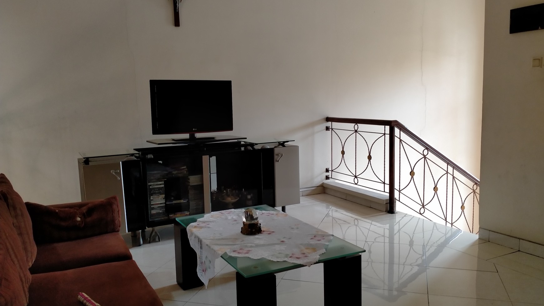 Jual Harga NJOP, Raffles Hills Dijual Cepat, 2 Lantai, Full Furnished, Harga Nego