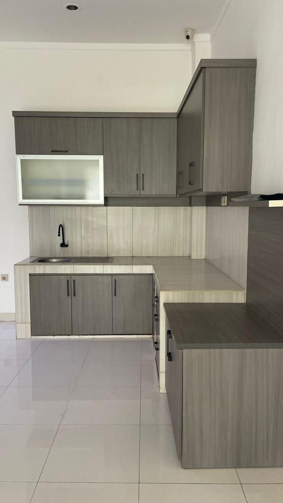 Rumah Baru Siap Huni dengan Design Minimalis Modern dan Nyaman @Graha Raya