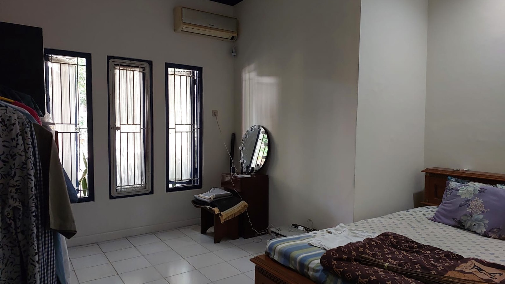 Di Jual Rumah Lama di Jalan Merpati - Pesanggrahan Jakarta Selatan